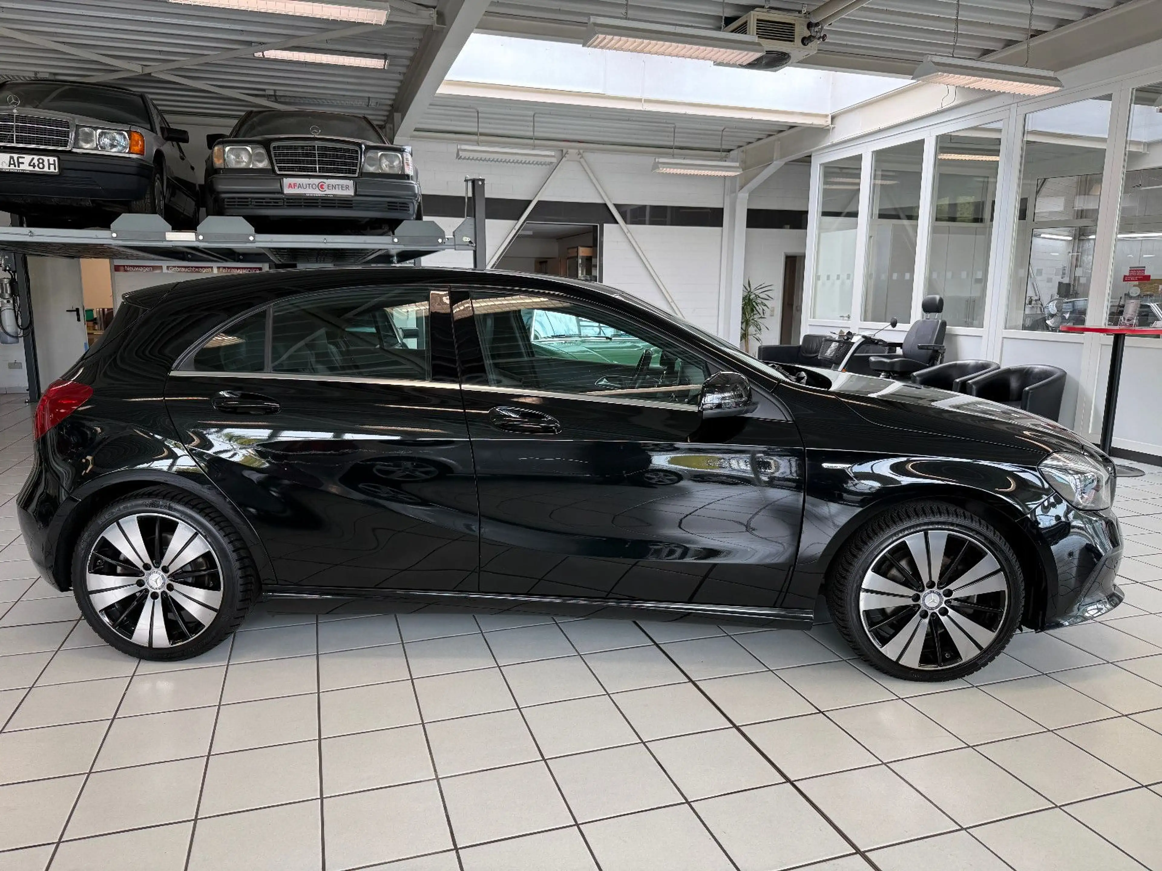 Mercedes-Benz A 220 A220d 4Matic Automatik Activity Urban*LED*Leder* — photo 3