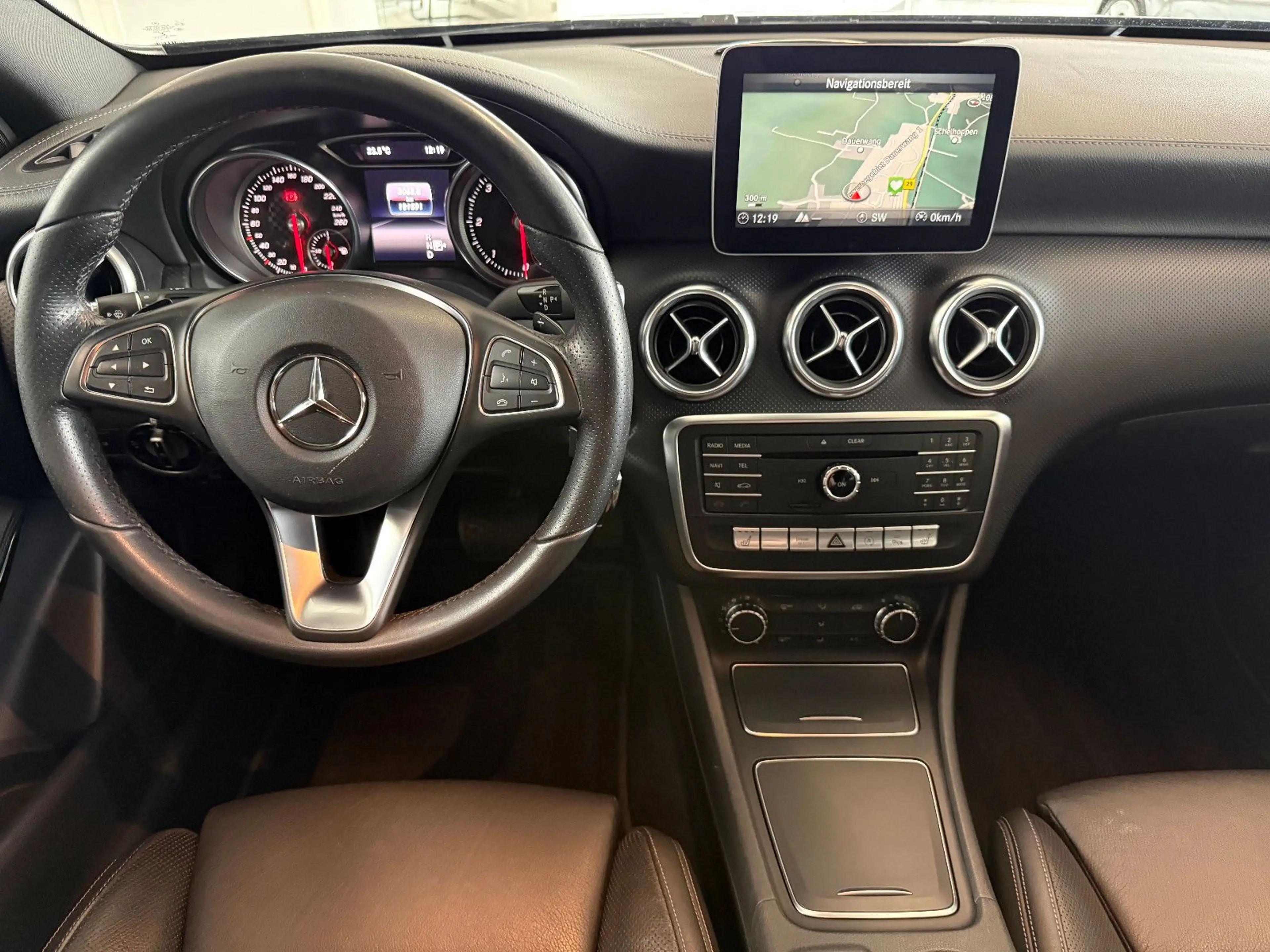 Mercedes-Benz A 220 A220d 4Matic Automatik Activity Urban*LED*Leder* — photo 15