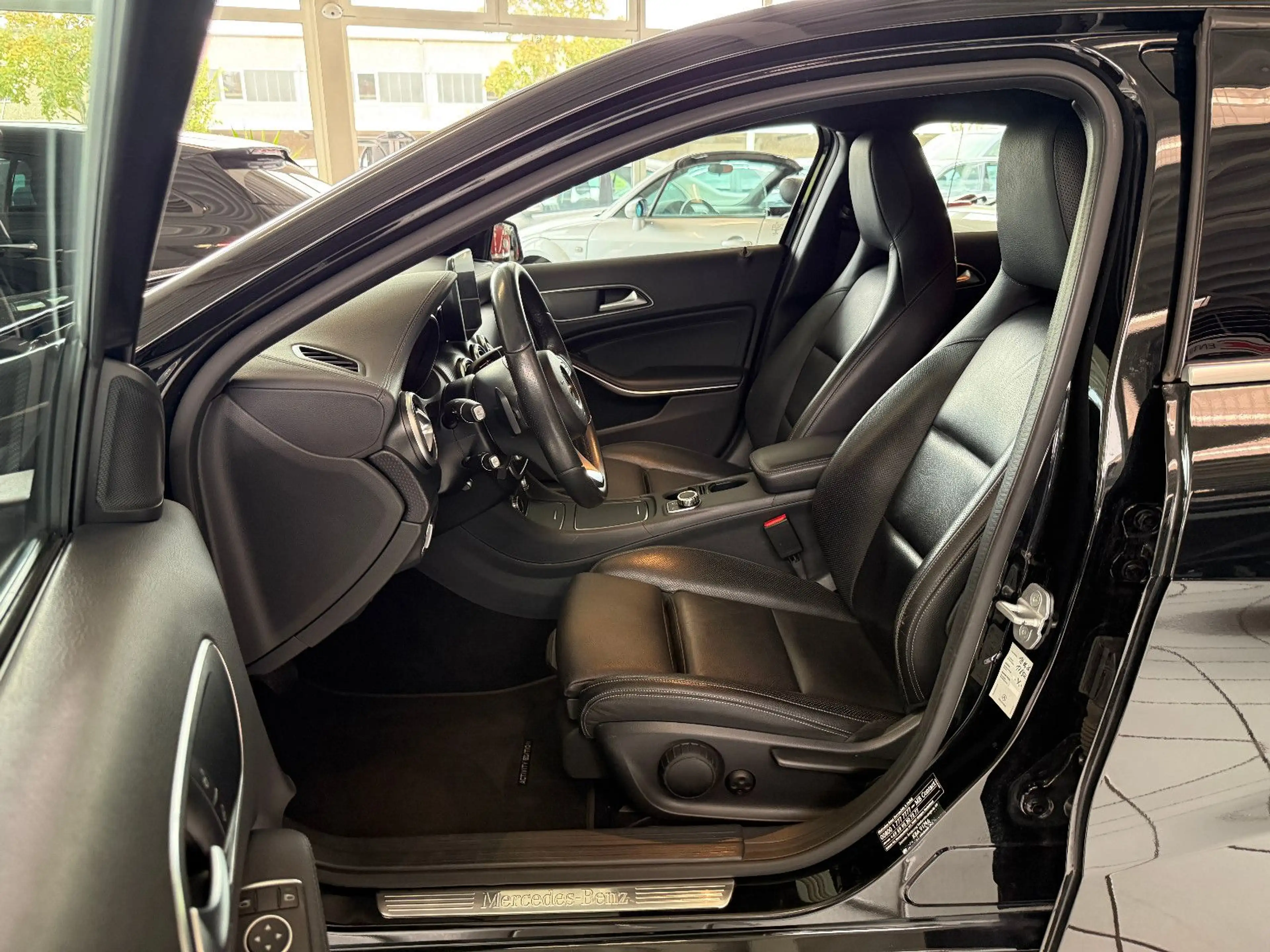Mercedes-Benz A 220 A220d 4Matic Automatik Activity Urban*LED*Leder* — photo 12