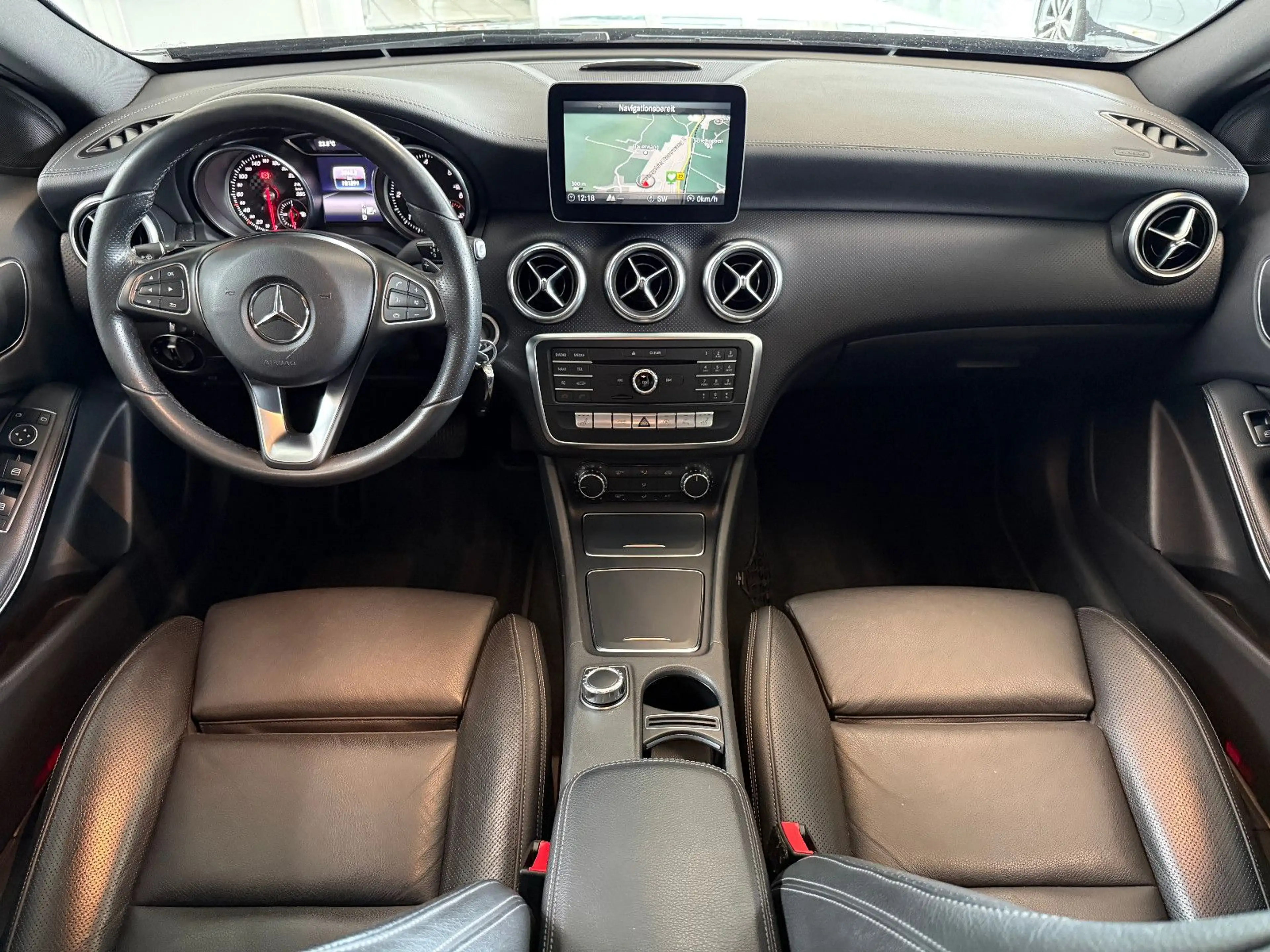 Mercedes-Benz A 220 A220d 4Matic Automatik Activity Urban*LED*Leder* — photo 14