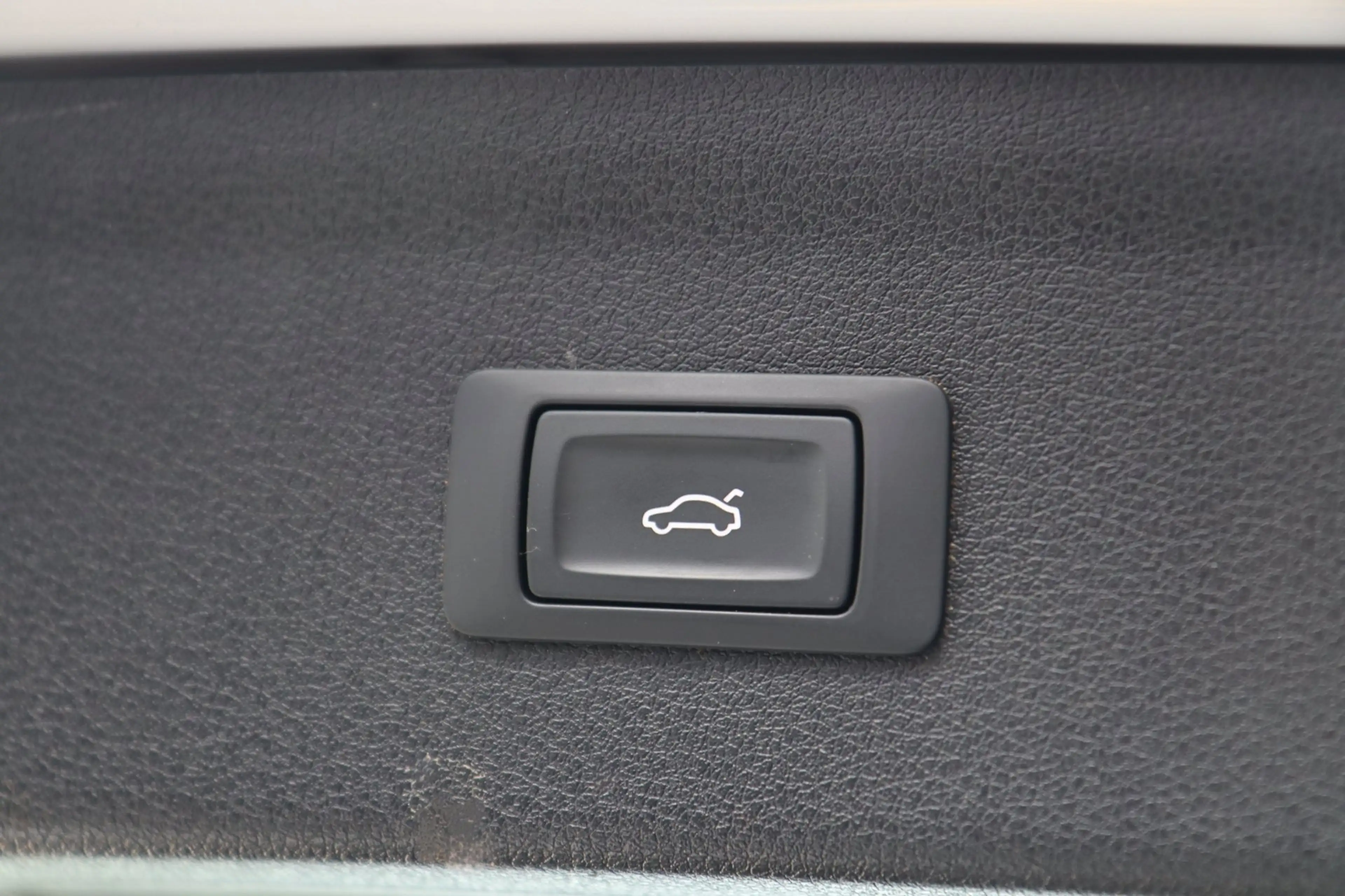 Audi Q3 2.0 TFSI Quattro S-Line / LEDER / CAMERA / ELEK-TR — photo 31