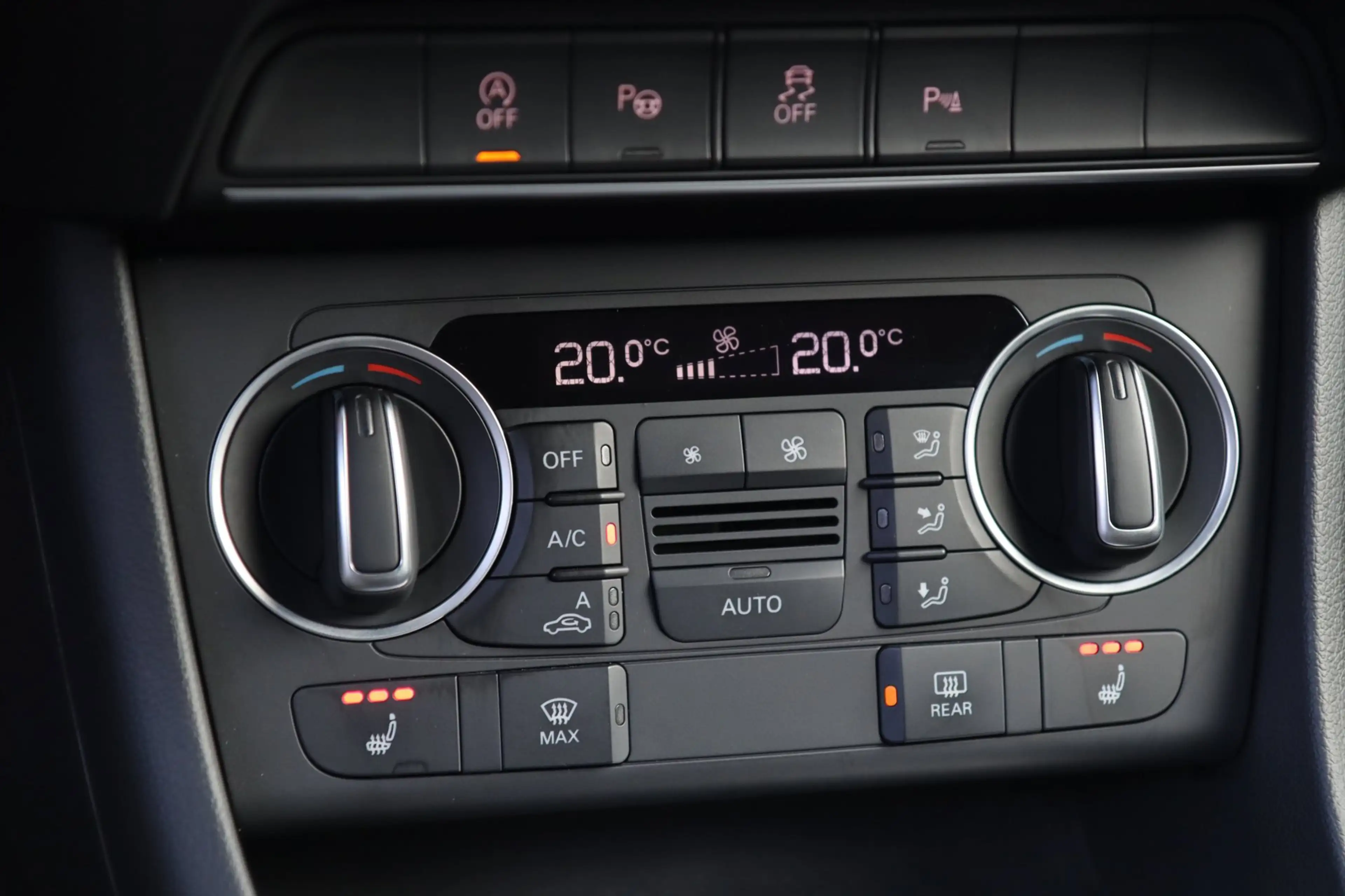 Audi Q3 2.0 TFSI Quattro S-Line / LEDER / CAMERA / ELEK-TR — photo 9