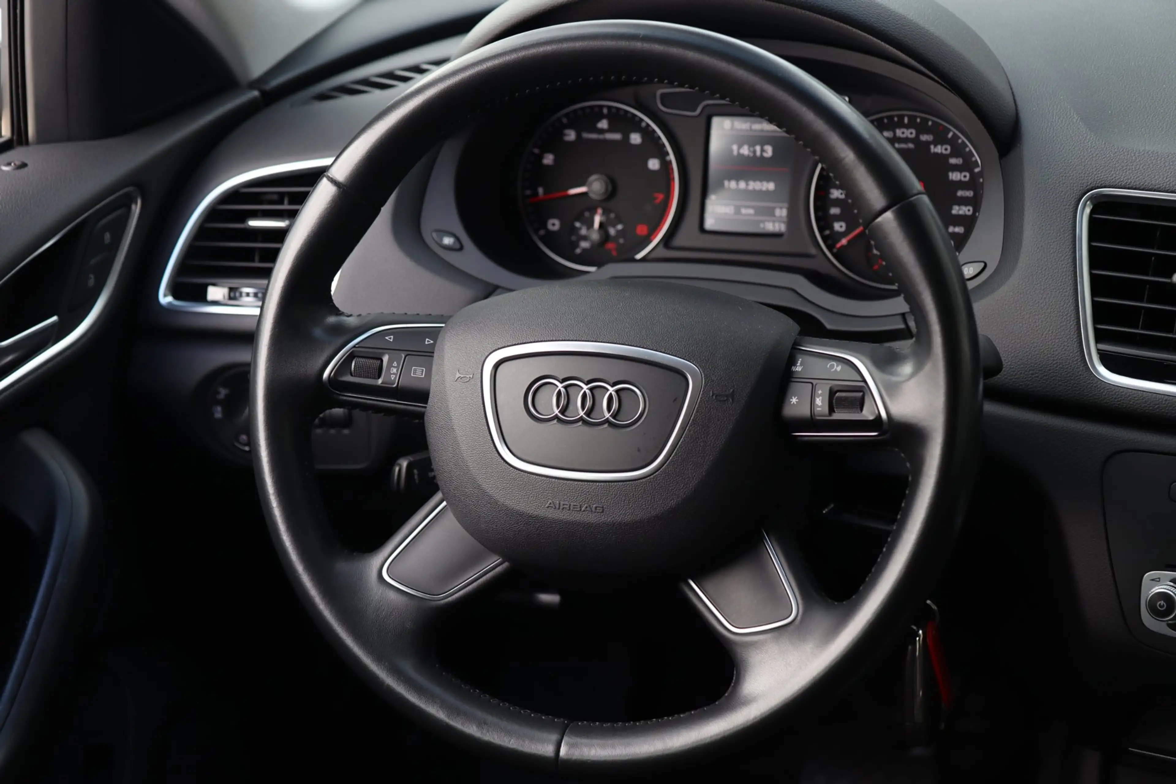 Audi Q3 2.0 TFSI Quattro S-Line / LEDER / CAMERA / ELEK-TR — photo 20