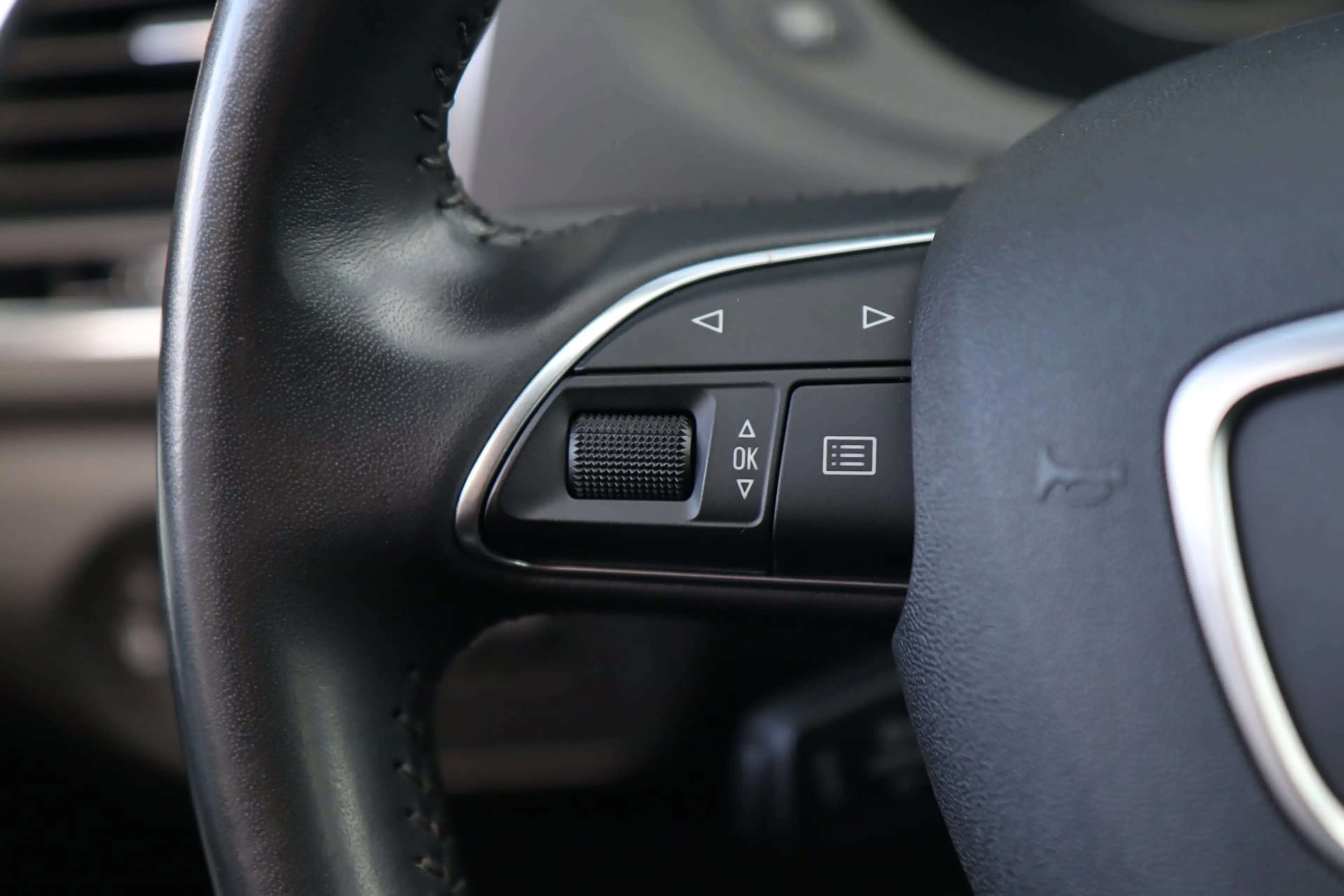 Audi Q3 2.0 TFSI Quattro S-Line / LEDER / CAMERA / ELEK-TR — photo 26