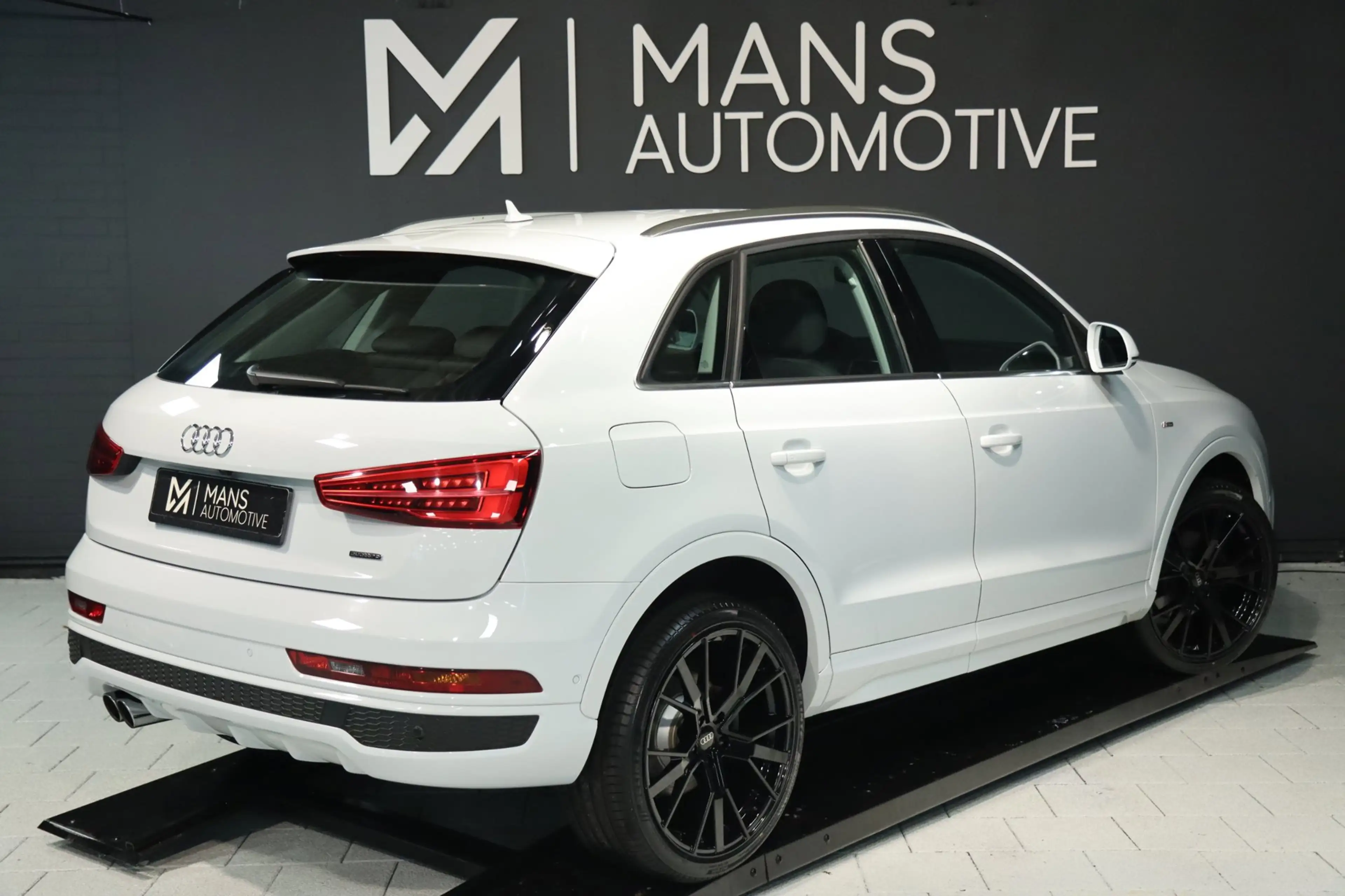Audi Q3 2.0 TFSI Quattro S-Line / LEDER / CAMERA / ELEK-TR — photo 4