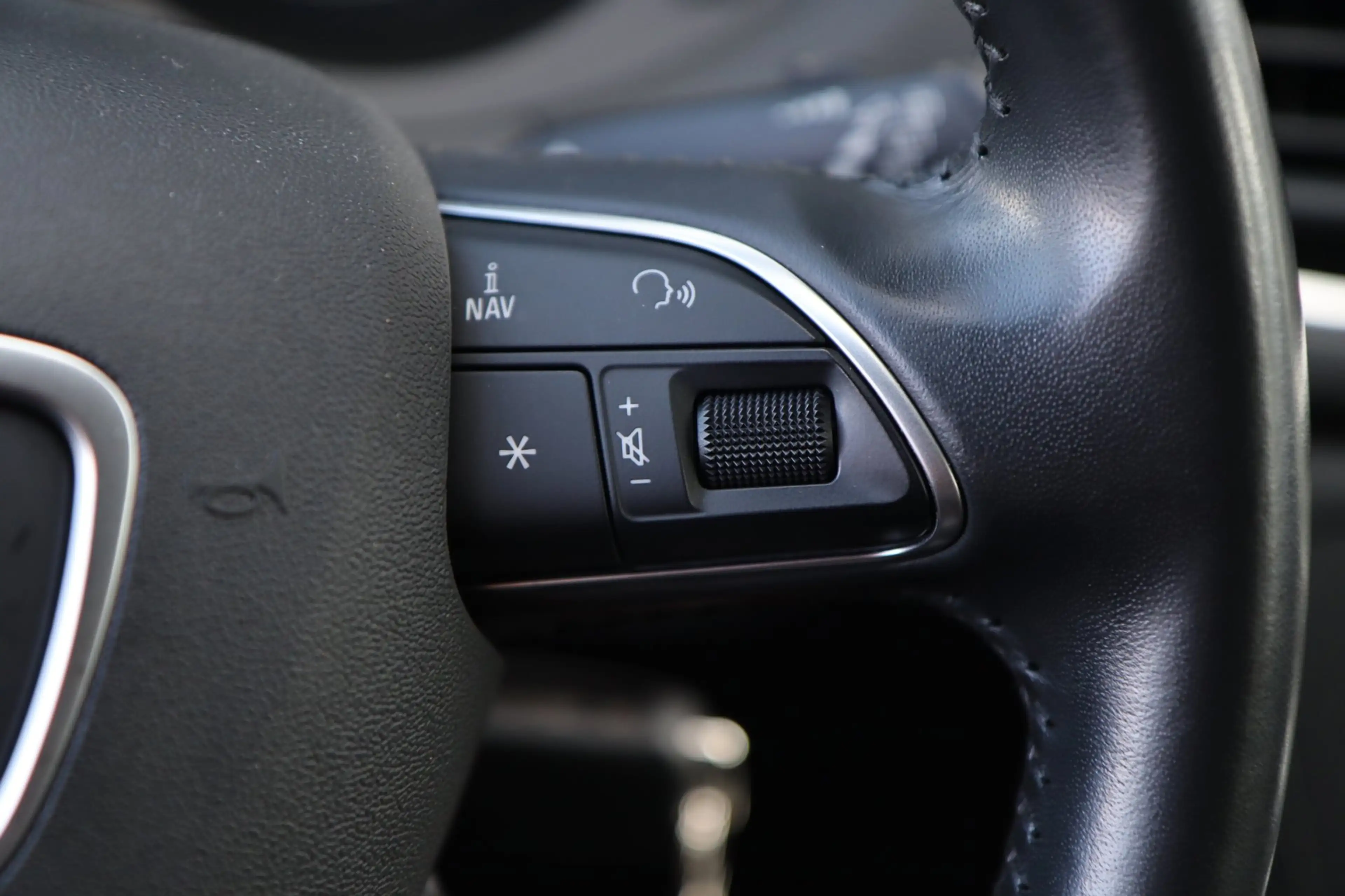 Audi Q3 2.0 TFSI Quattro S-Line / LEDER / CAMERA / ELEK-TR — photo 27