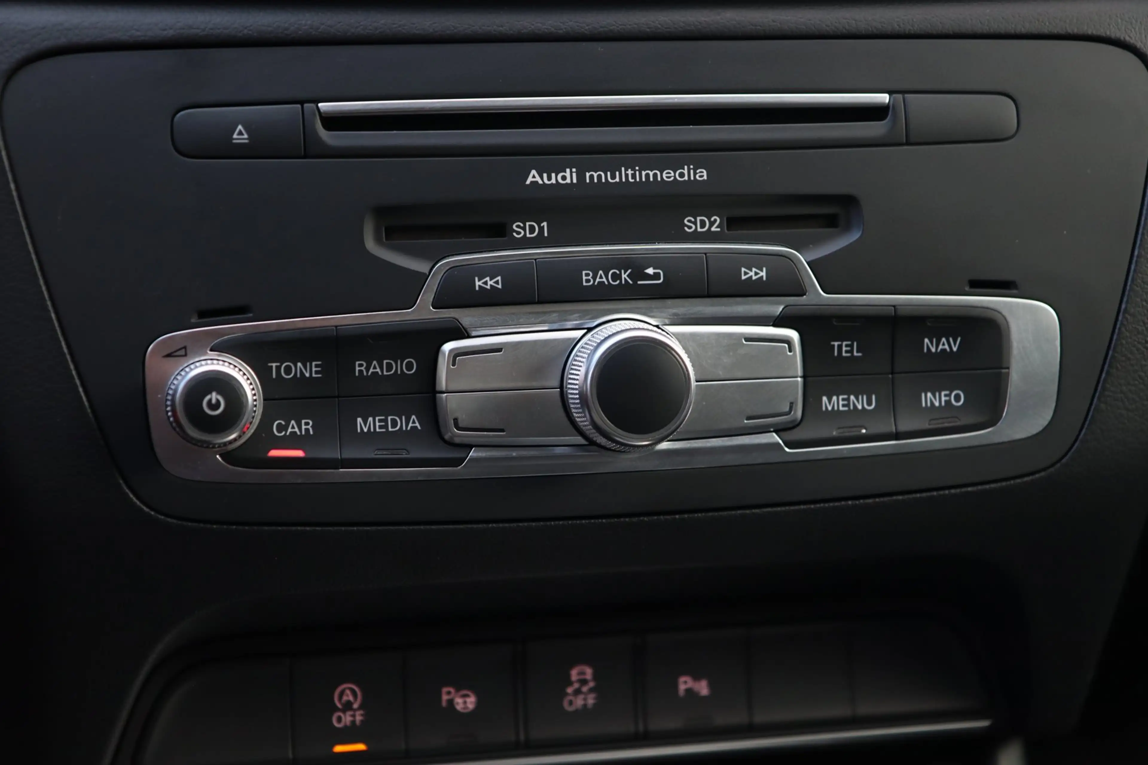 Audi Q3 2.0 TFSI Quattro S-Line / LEDER / CAMERA / ELEK-TR — photo 21