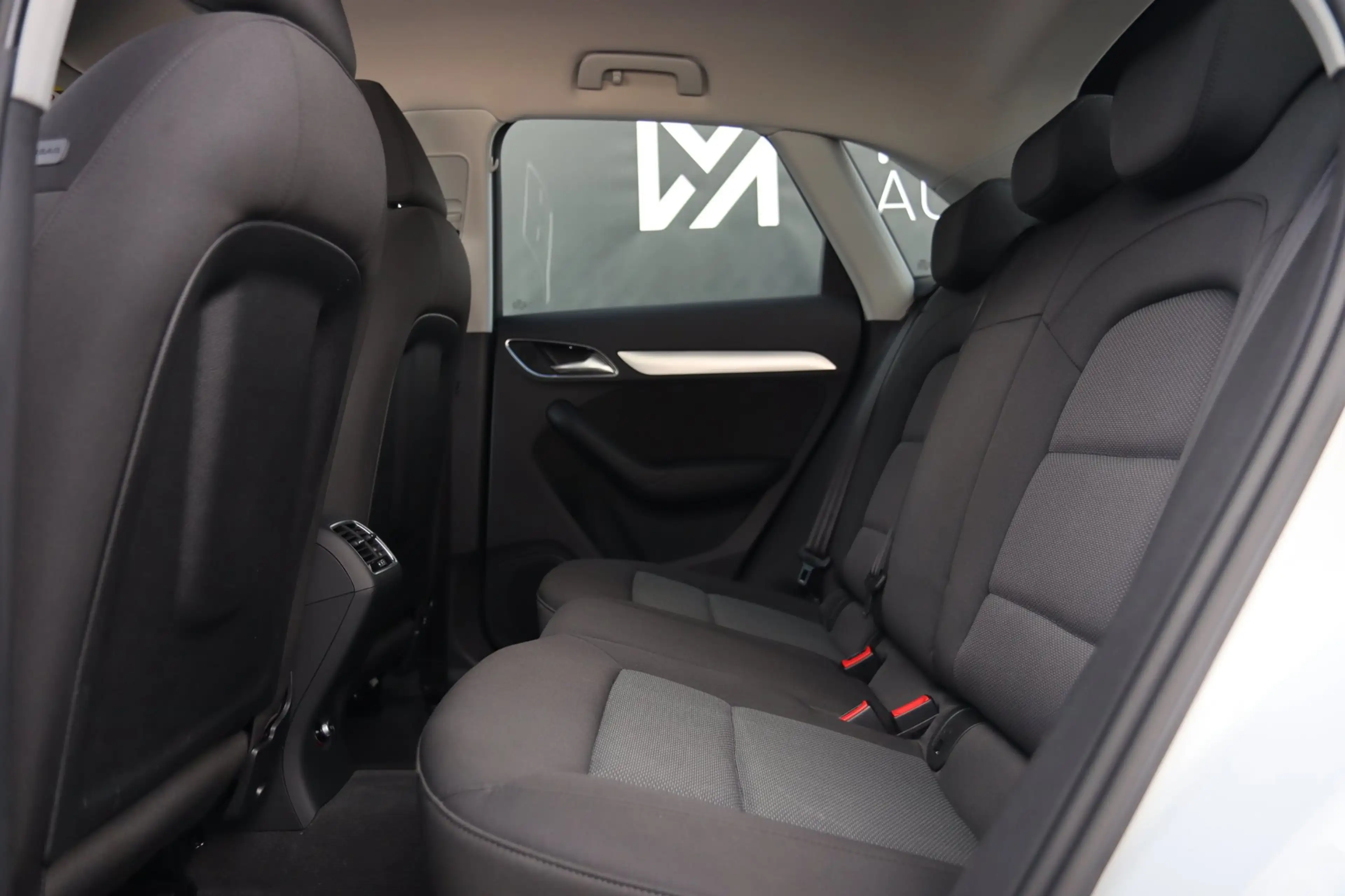 Audi Q3 2.0 TFSI Quattro S-Line / LEDER / CAMERA / ELEK-TR — photo 19