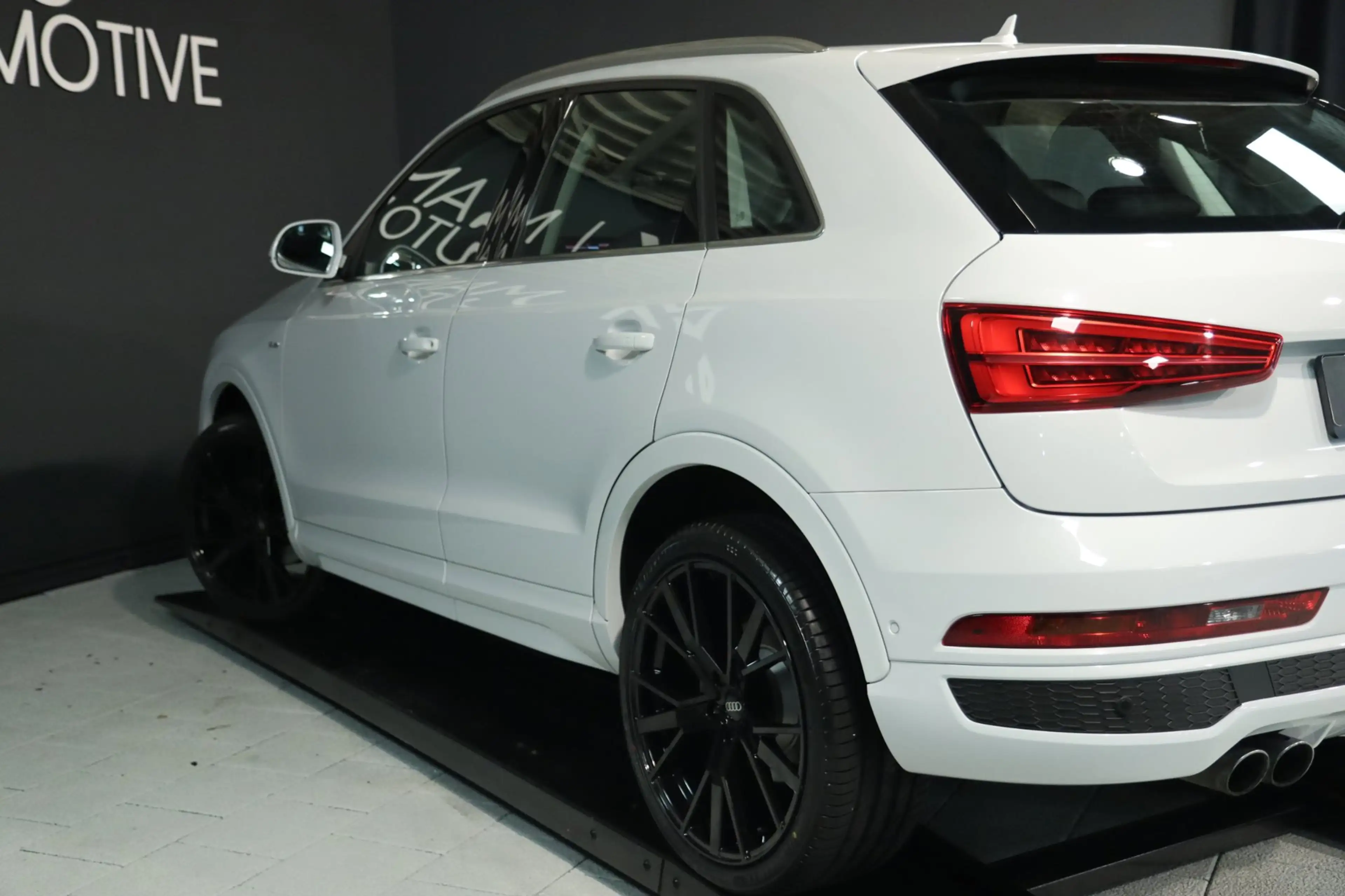 Audi Q3 2.0 TFSI Quattro S-Line / LEDER / CAMERA / ELEK-TR — photo 3