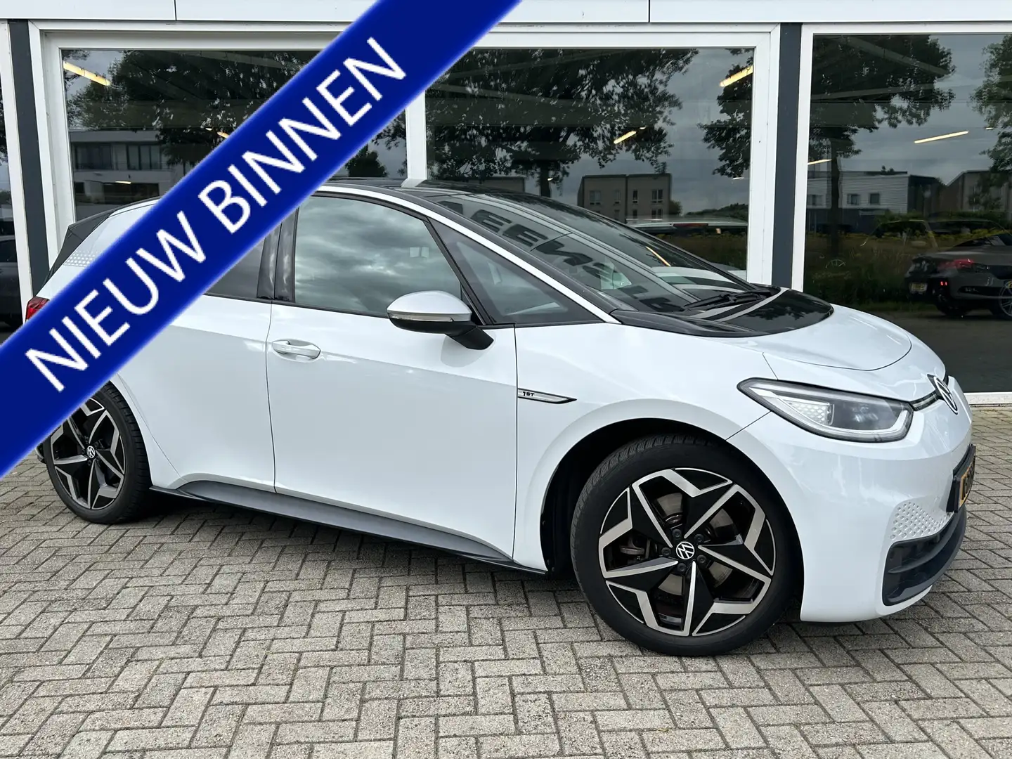 Volkswagen ID.3 First Plus 58 kWh 50% deal 7.975,- ACTIE Camera / Wit - 1