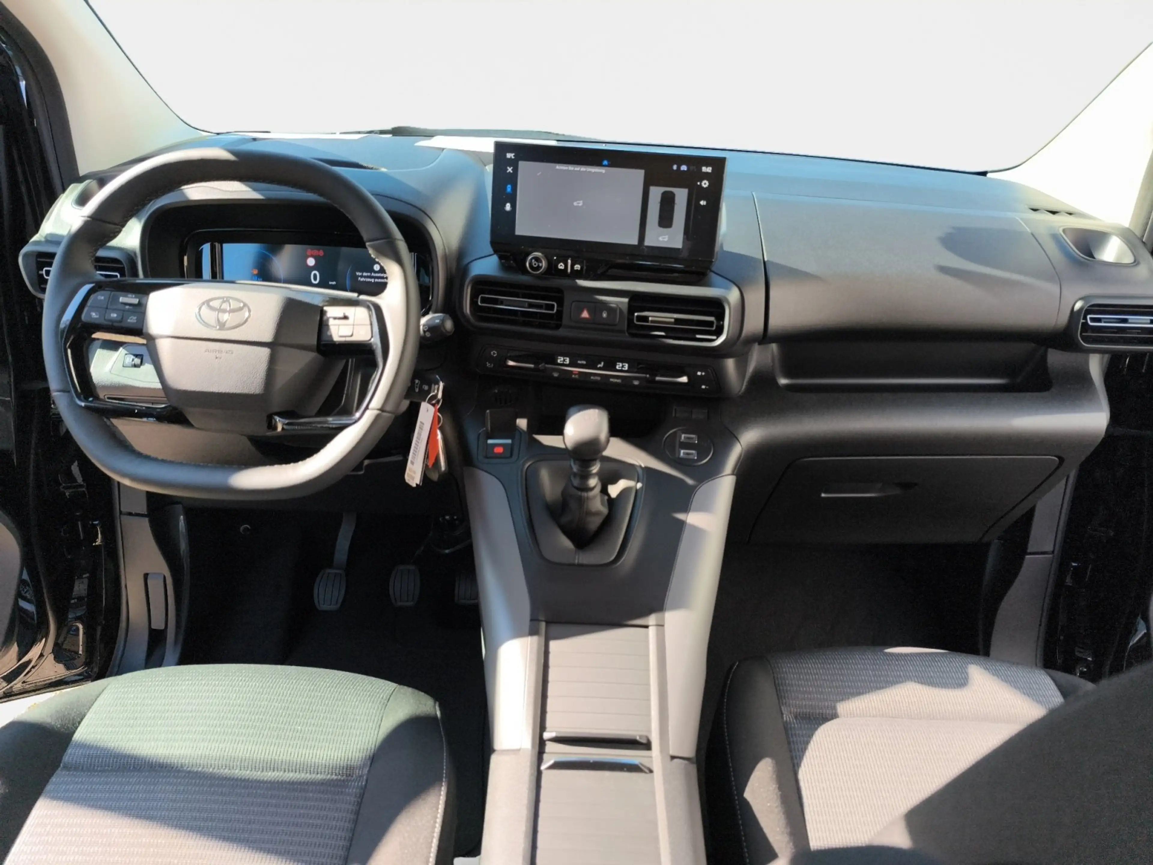 Toyota Proace City Verso L1 5-türig Teamplayer 1.2-l-Tu — photo 13