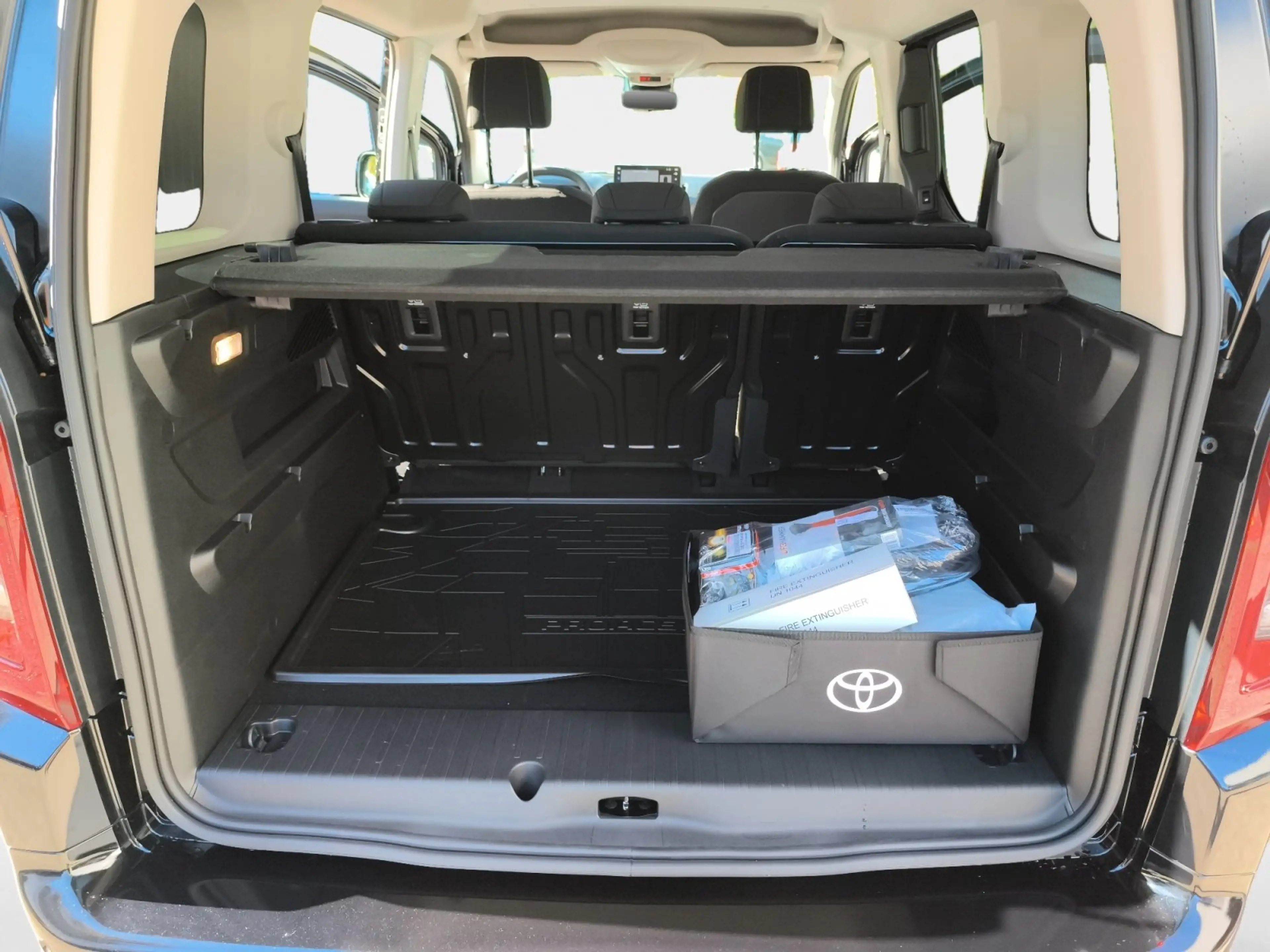 Toyota Proace City Verso L1 5-türig Teamplayer 1.2-l-Tu — photo 15
