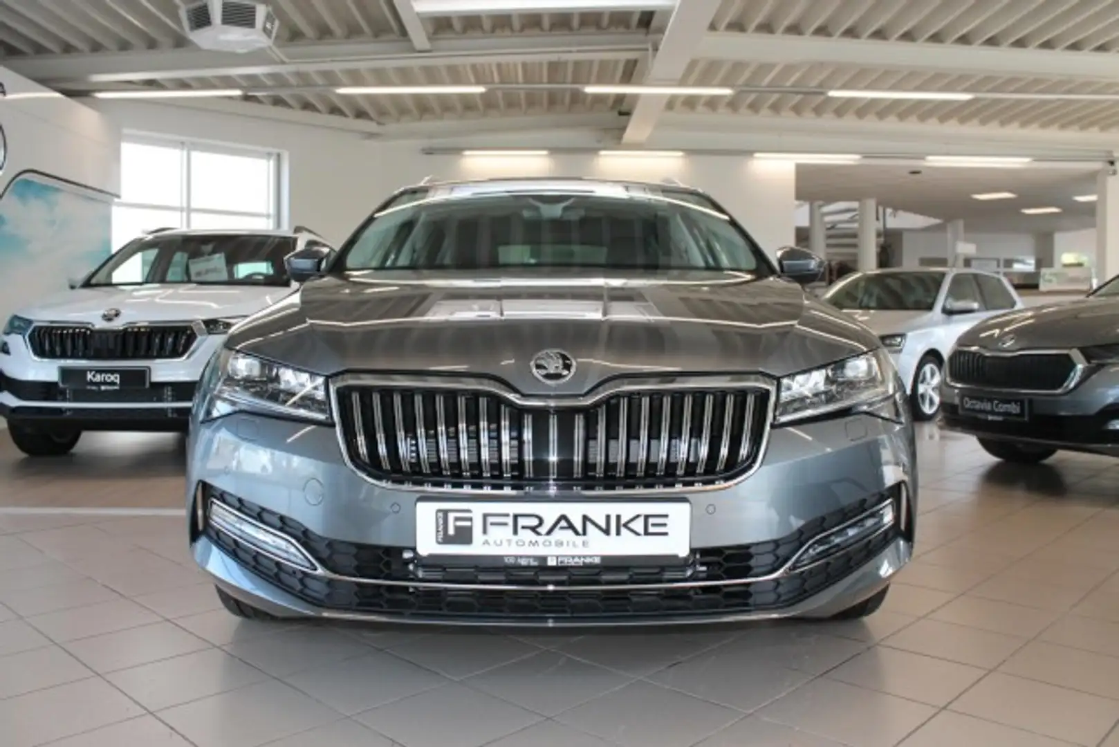 Skoda Superb Combi Style 2.0 TSI DSG (140kW/190PS) Klima Navi Grau - 2