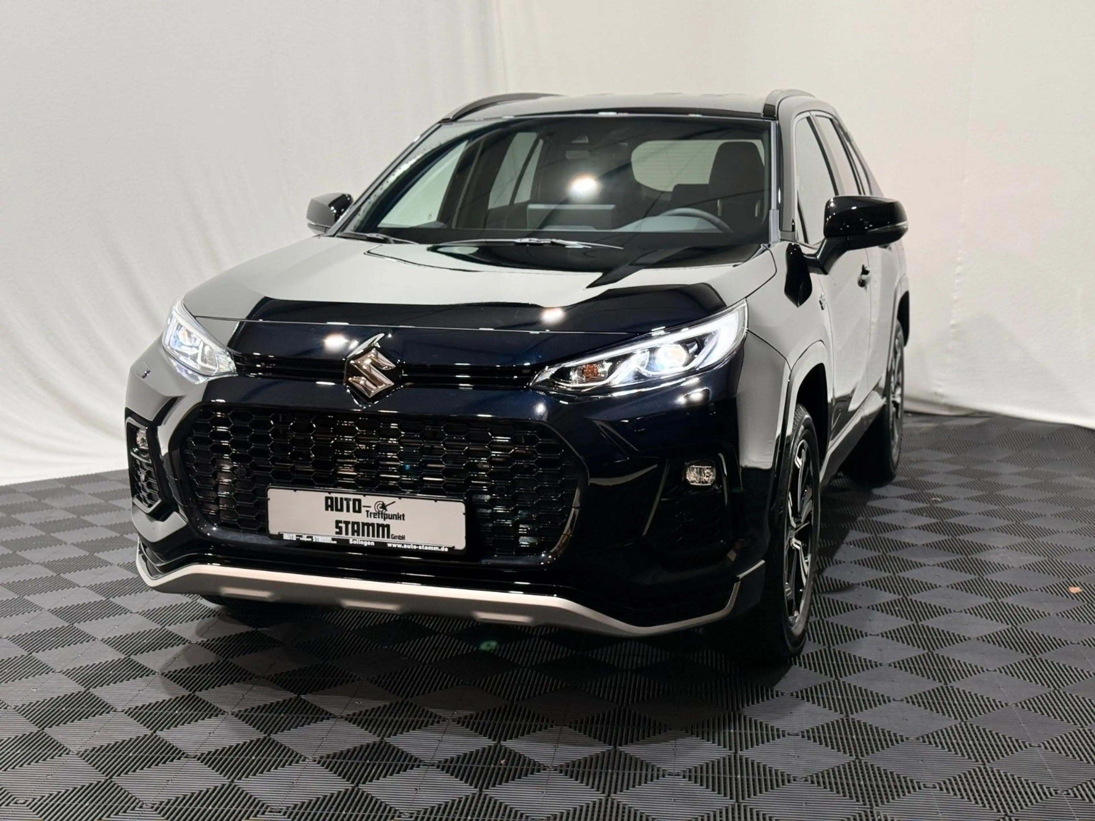 Suzuki Across 2.5 Plug-In Hybrid Comfort+ E-Four — photo 2