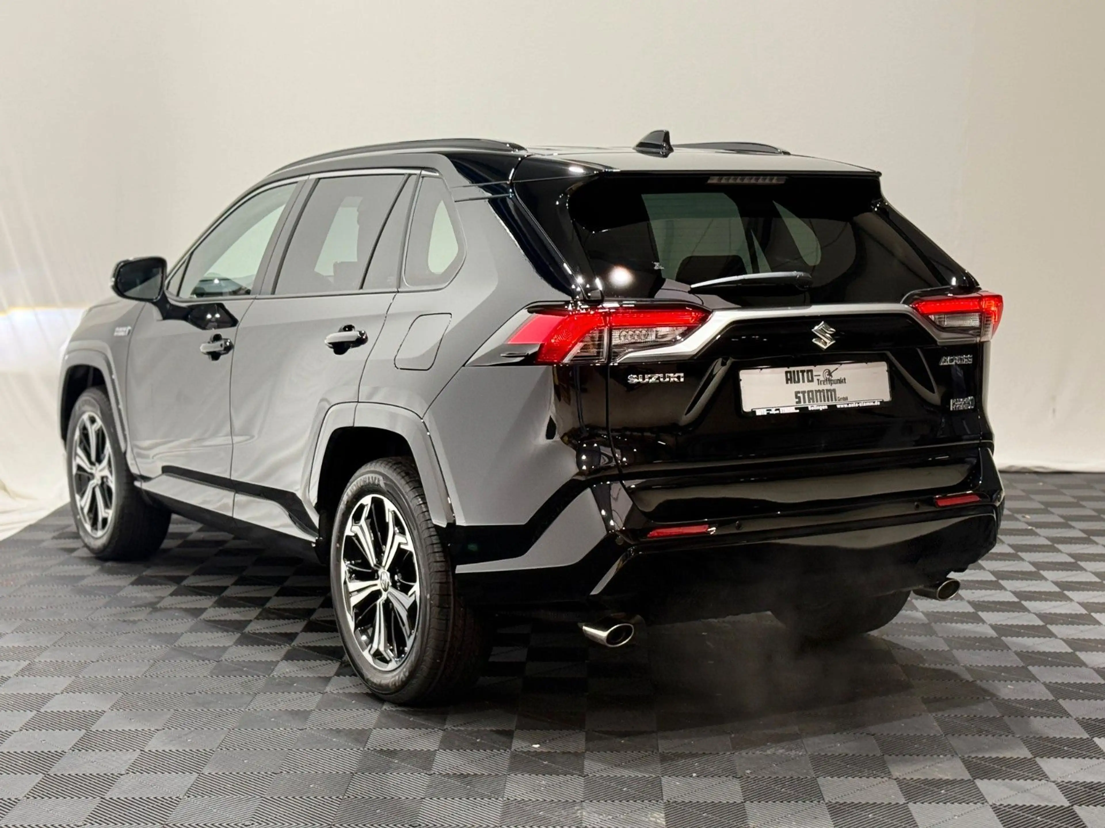 Suzuki Across 2.5 Plug-In Hybrid Comfort+ E-Four — photo 7