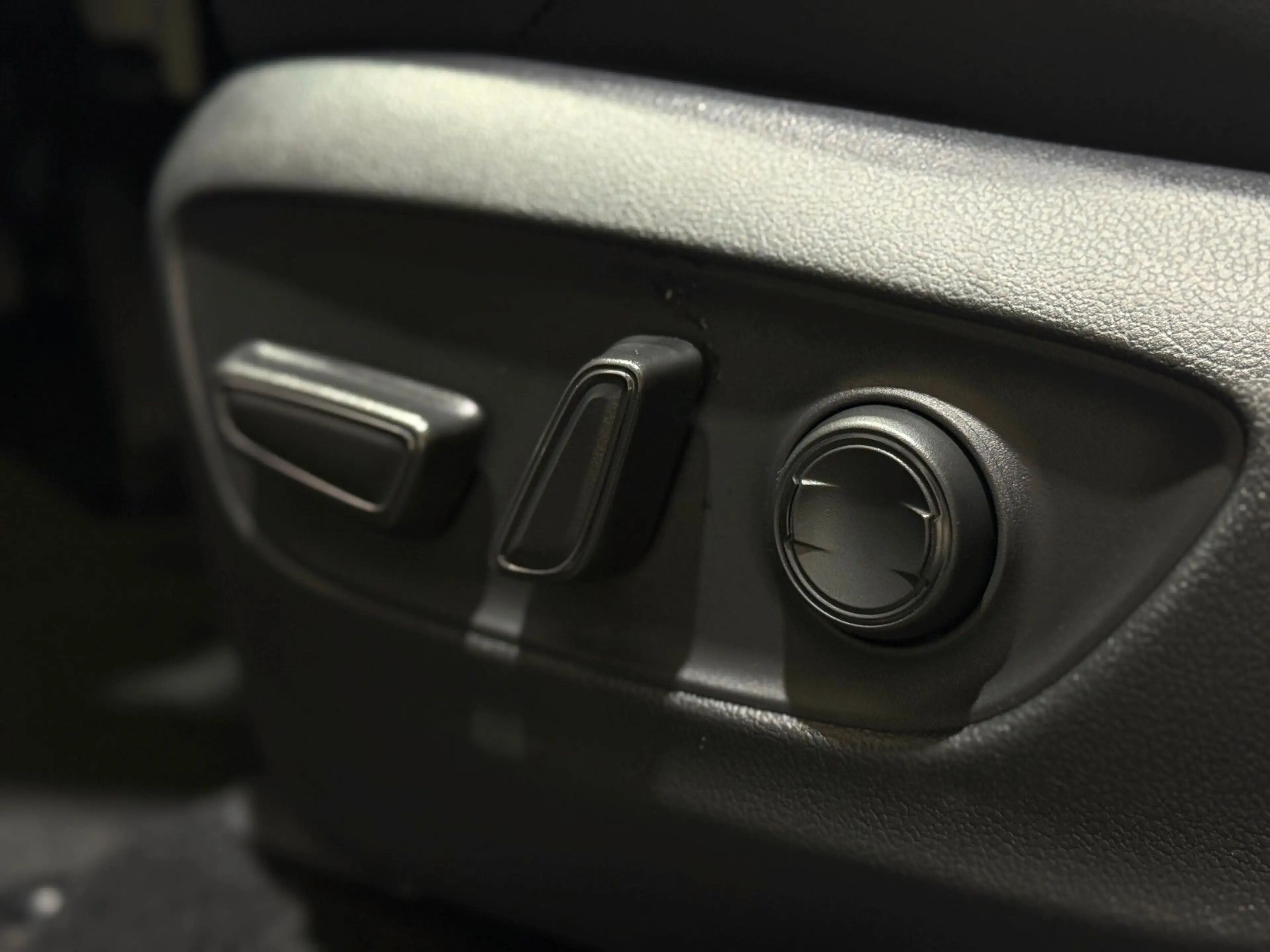 Suzuki Across 2.5 Plug-In Hybrid Comfort+ E-Four — photo 14
