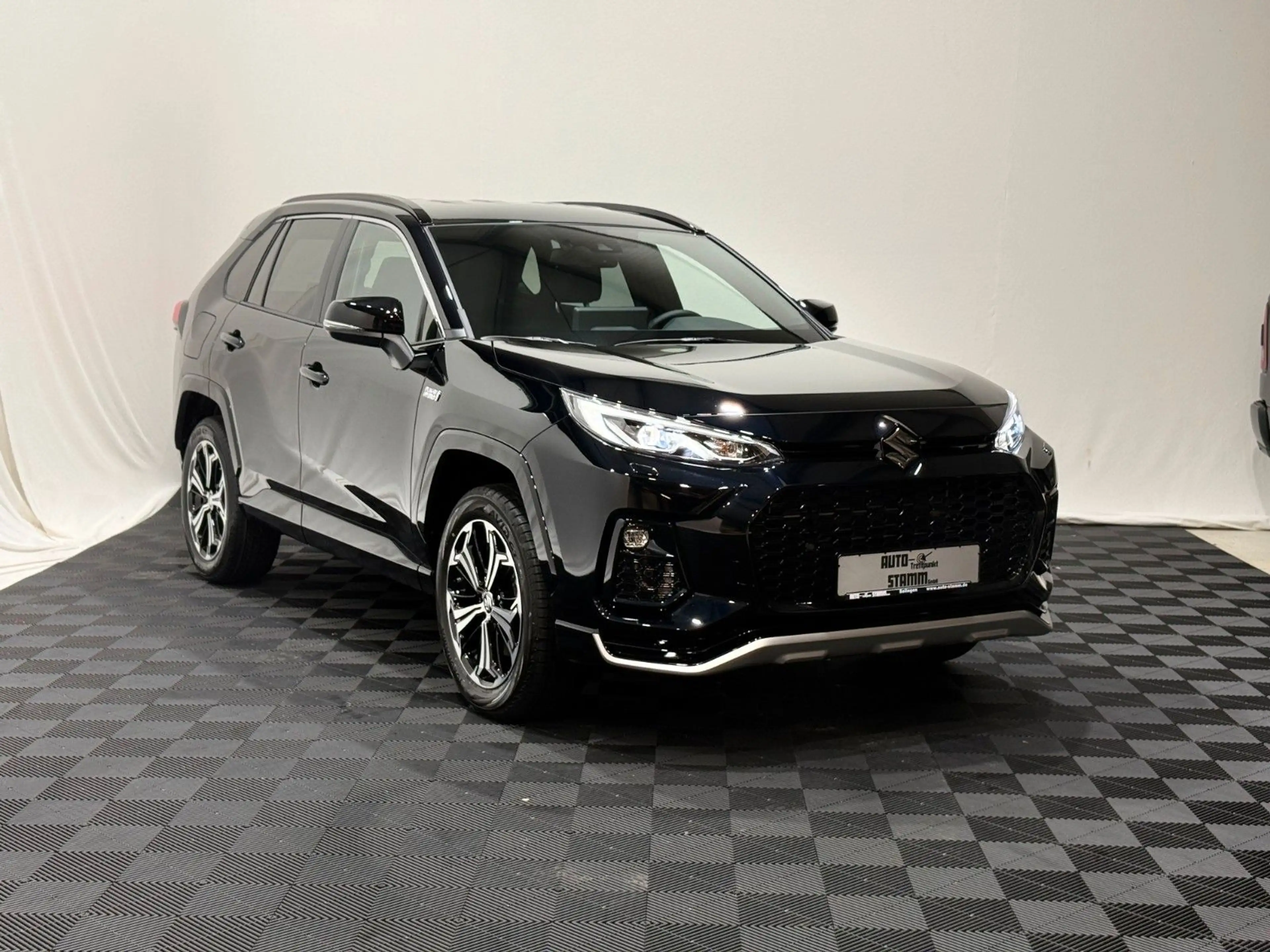 Suzuki Across 2.5 Plug-In Hybrid Comfort+ E-Four — photo 4