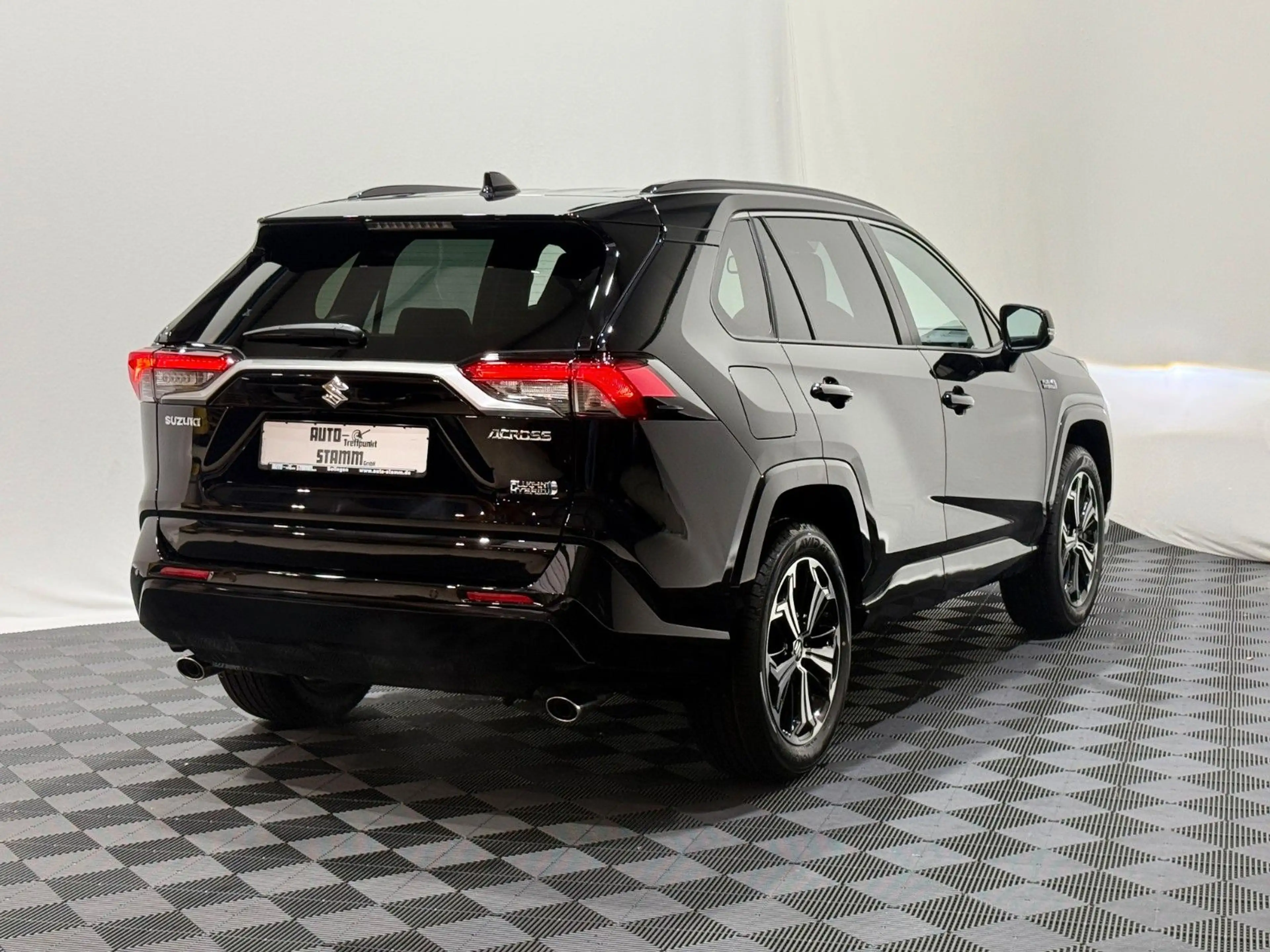 Suzuki Across 2.5 Plug-In Hybrid Comfort+ E-Four — photo 5