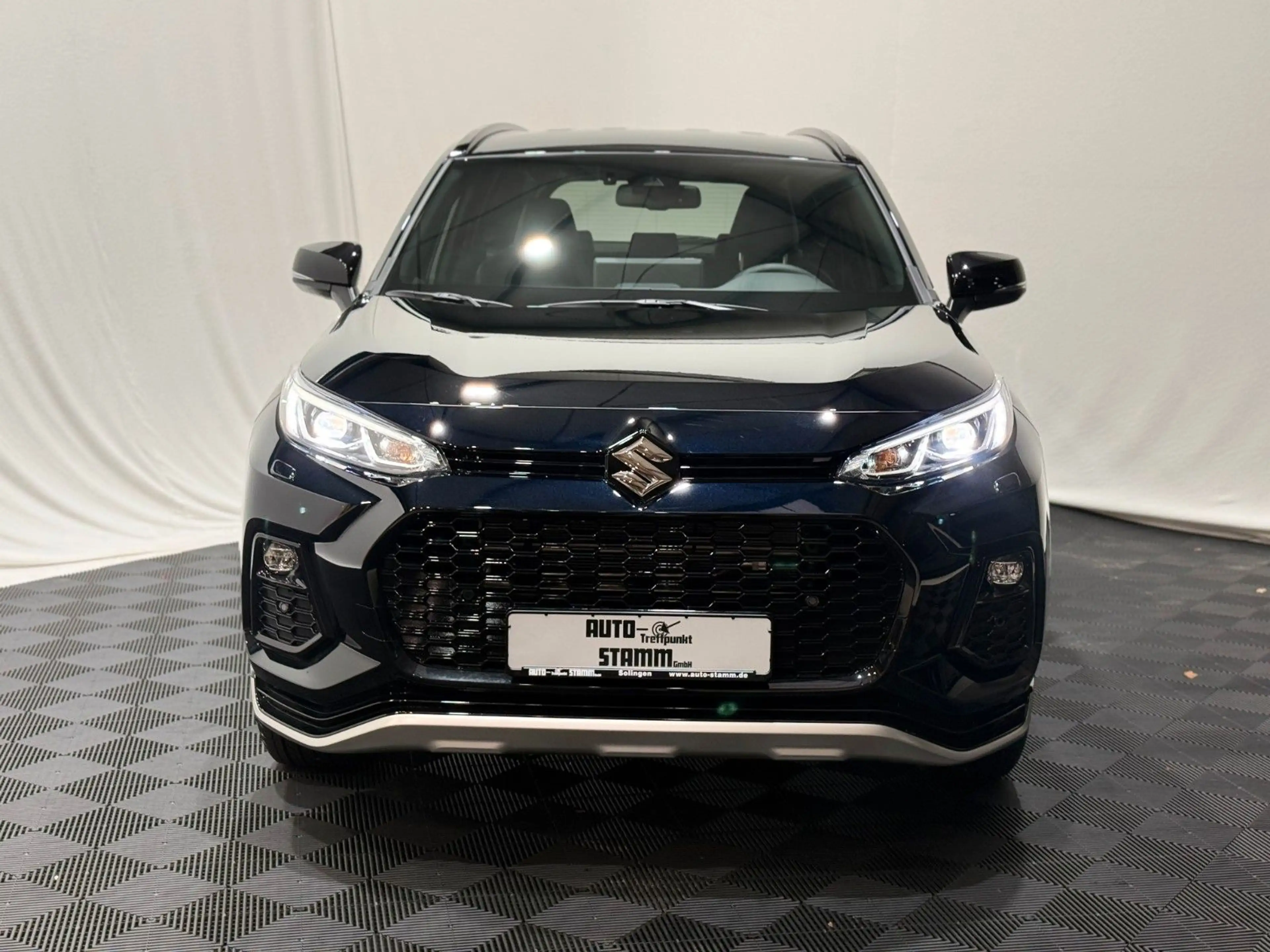 Suzuki Across 2.5 Plug-In Hybrid Comfort+ E-Four — photo 3