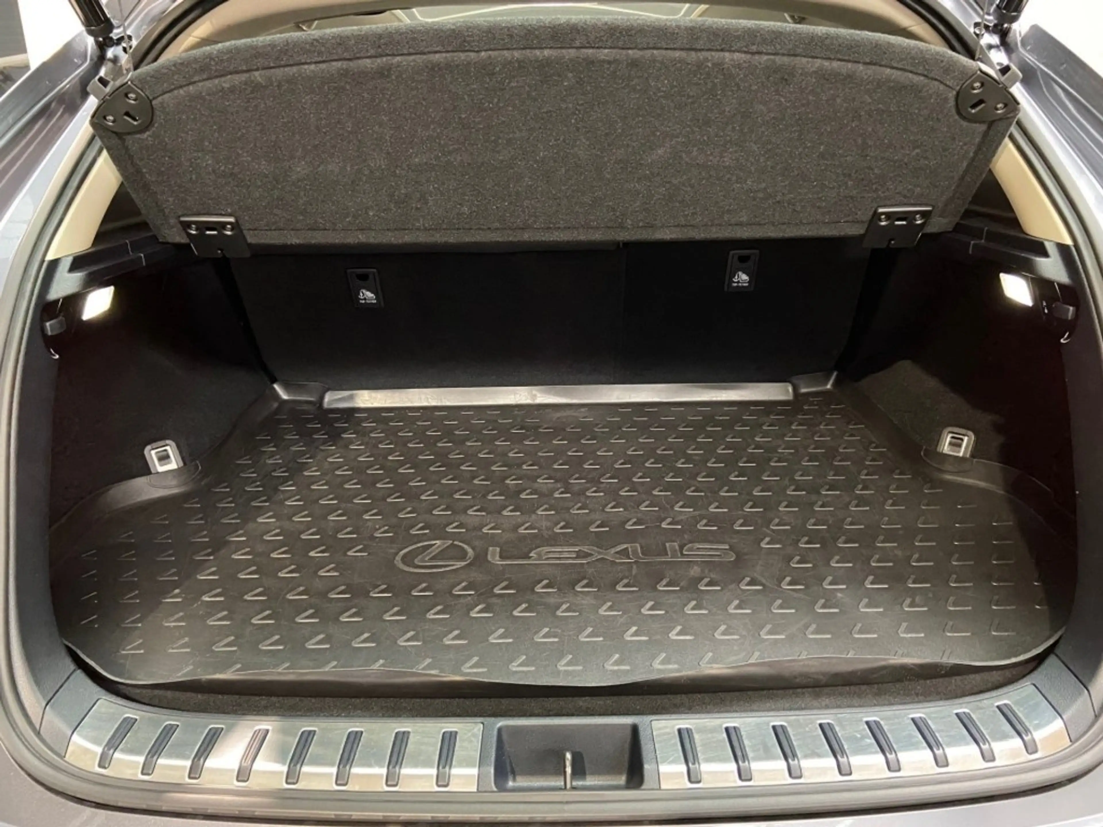 Lexus NX 300h President 197 PK, Mark Levinson, Glazen dak, 360 C — photo 37