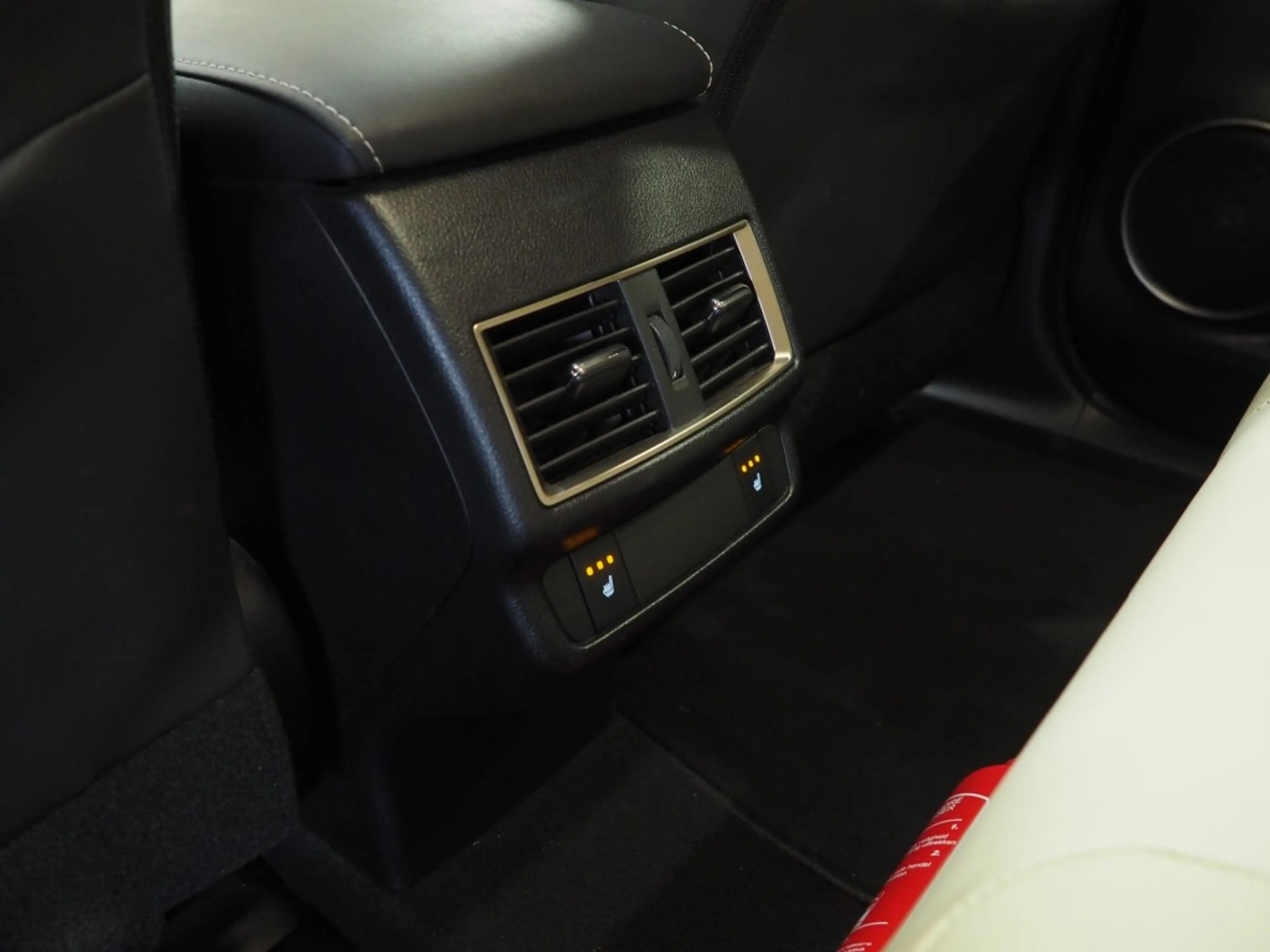 Lexus NX 300h President 197 PK, Mark Levinson, Glazen dak, 360 C — photo 30