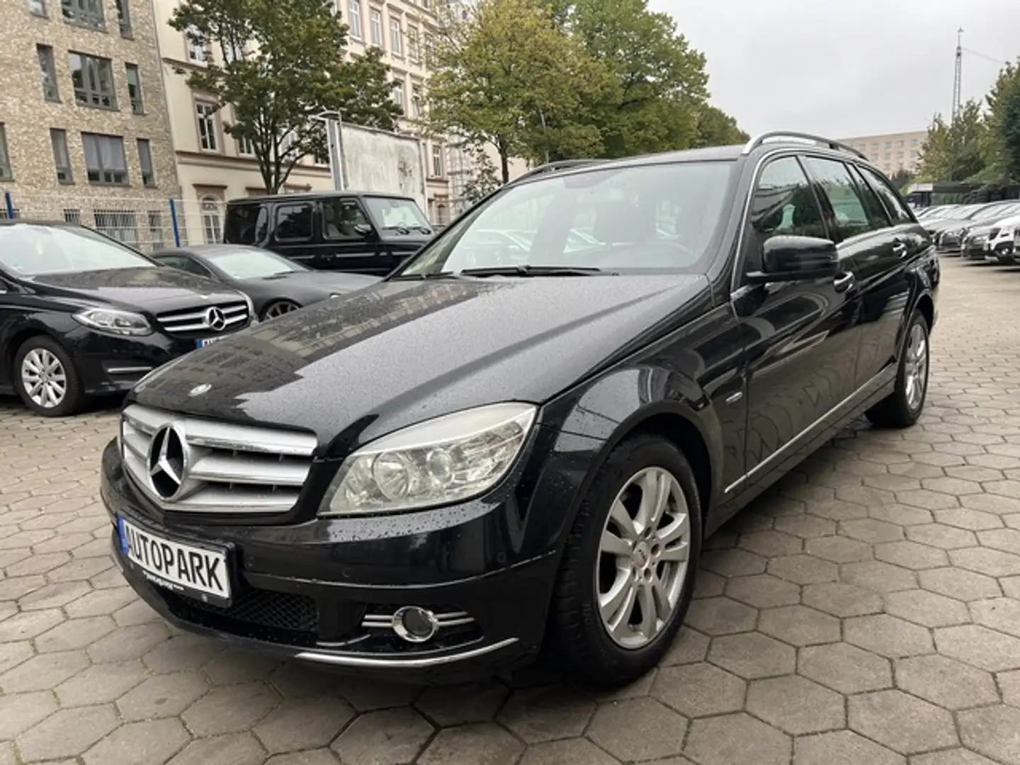 Mercedes-Benz C 220 T CDI BleuEfficiency Avantgarde*Tiptronic Schwarz - 2