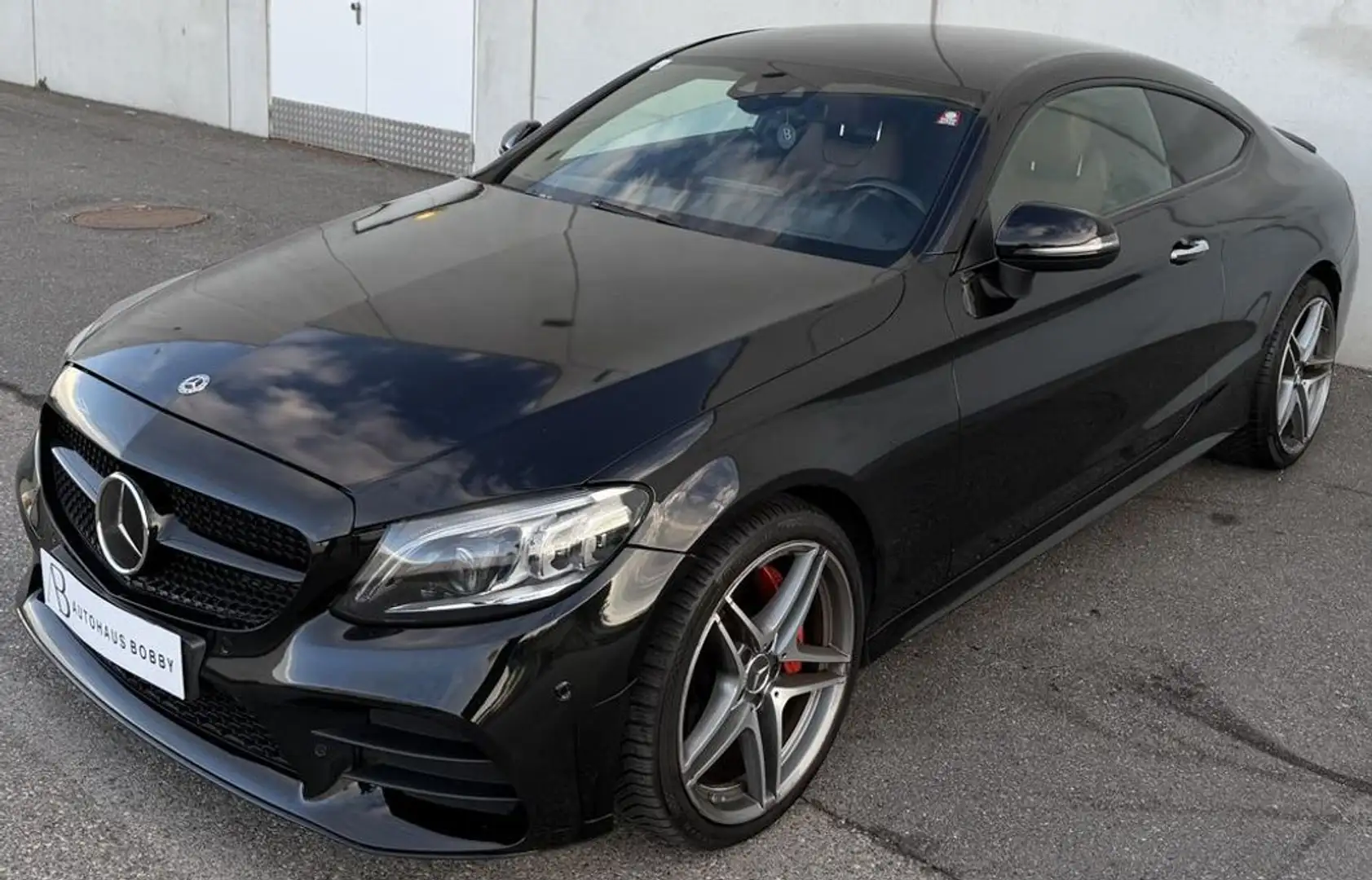 Mercedes-Benz C 300 Coupé AMG Line Schwarz - 2