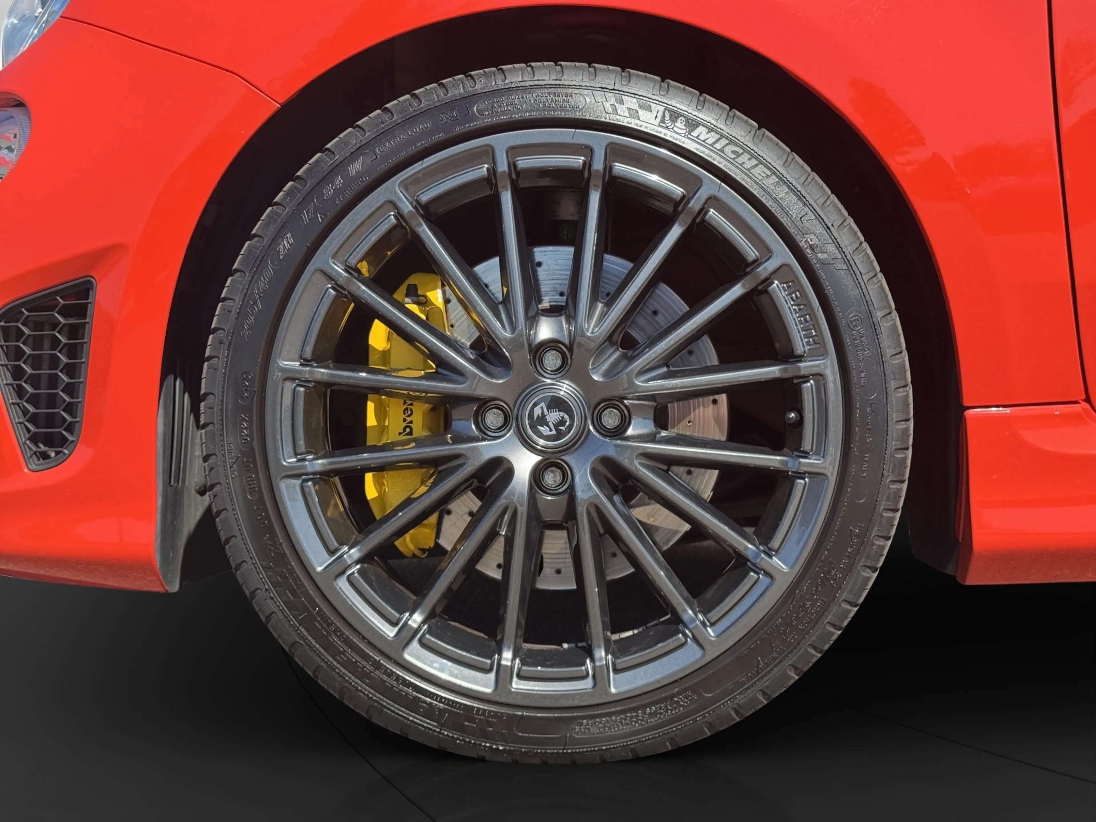 Abarth 500 Cabrio 695 C Sportauspuffanlage Carplay Bremso — photo 9