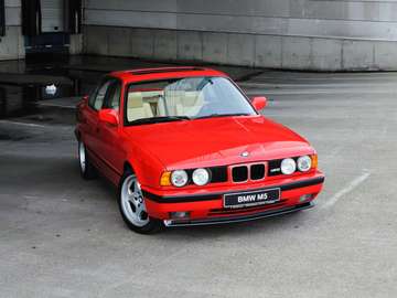 E34 M5 3.8 Brilliant Red Champagne