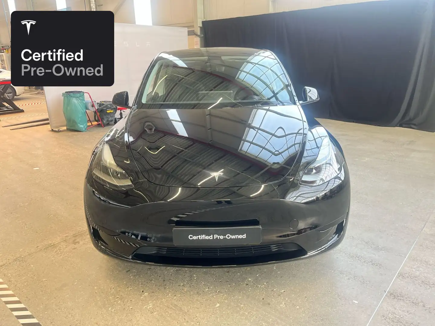 Tesla Model Y Rear-Wheel Drive "Certified Pre-Owned" Noir - 2