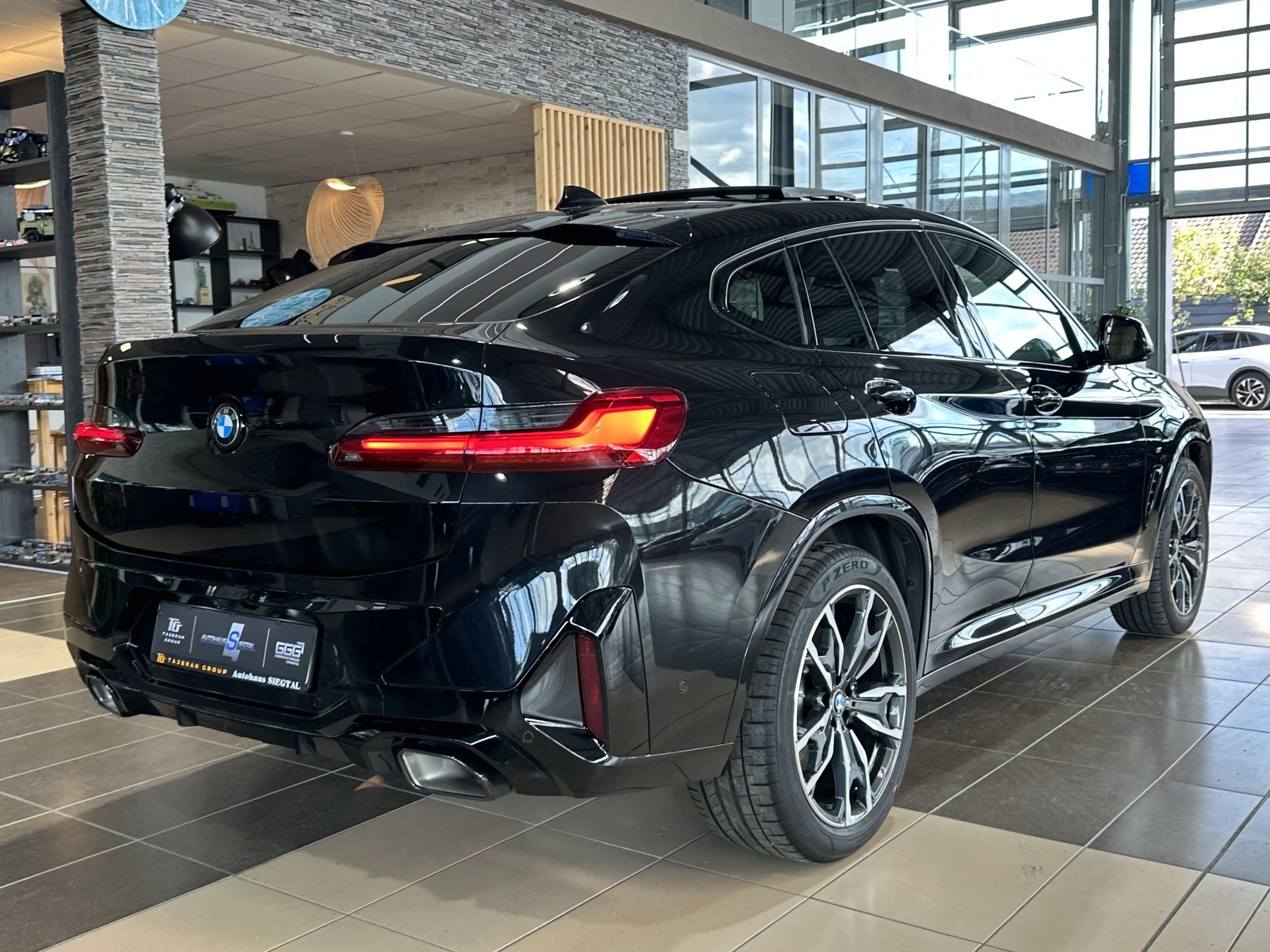 BMW X4 d xDrive M-Sport Laser Leder Pano Ambiente — photo 8