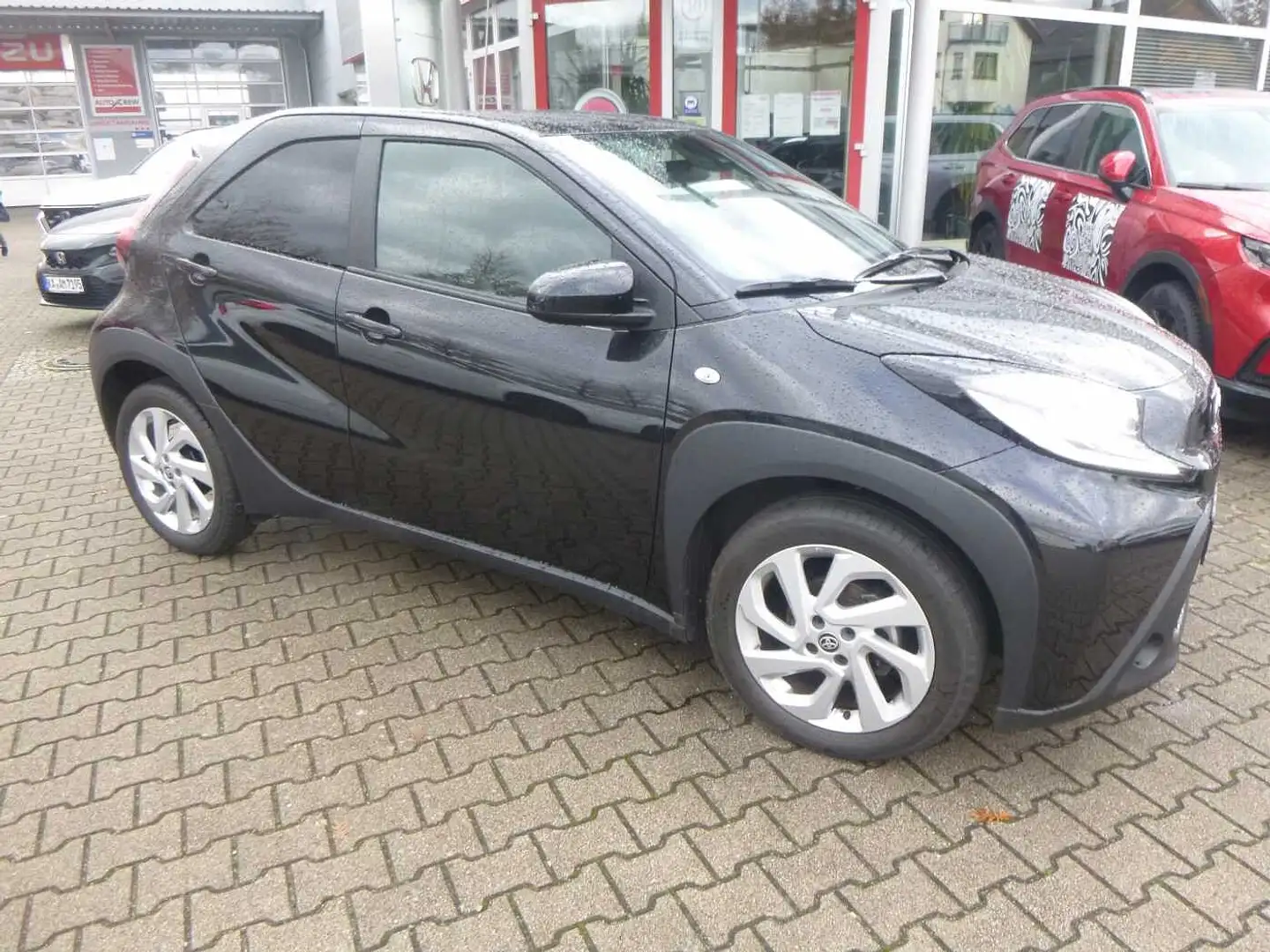 Toyota Aygo X X Active Schwarz - 2