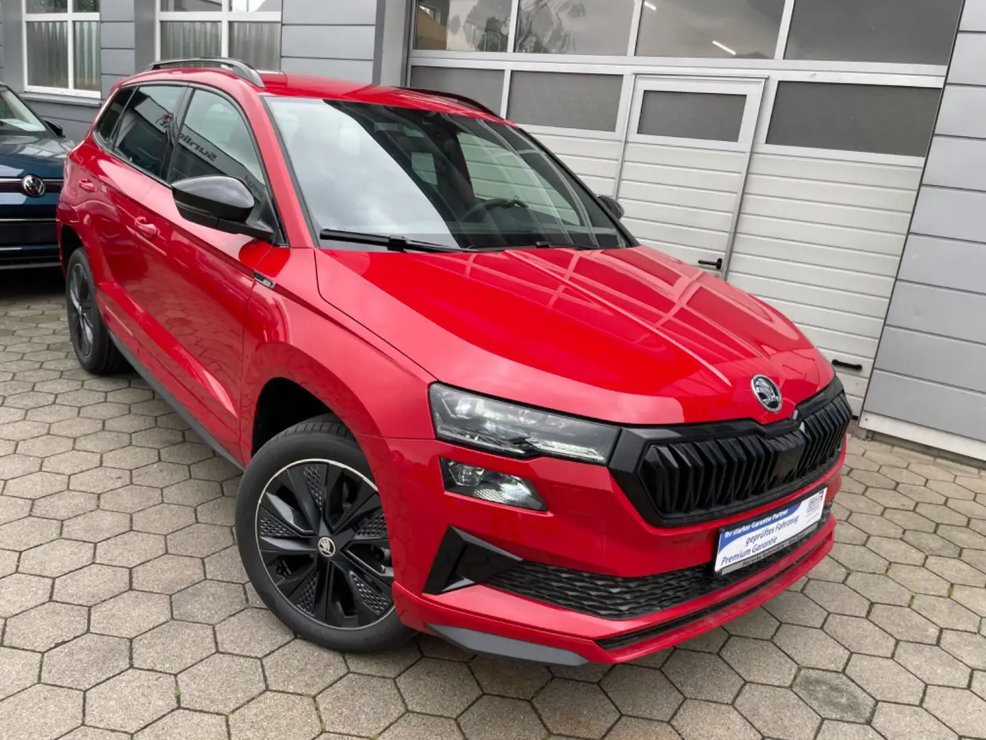Skoda Karoq 1.5 TSI DSG Business RFK Sportline Rojo - 1