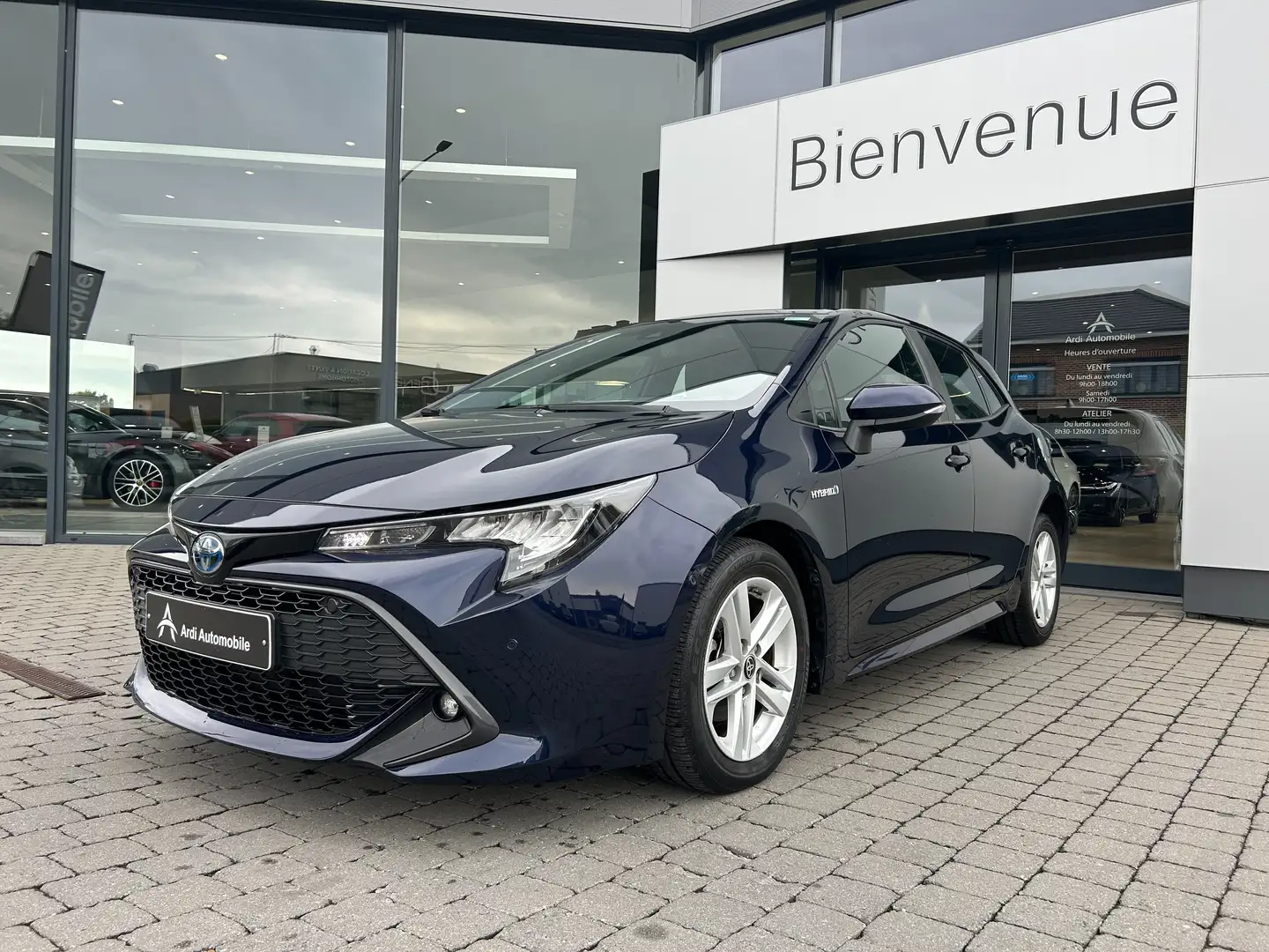 Toyota Corolla 1.8 Hybrid *GARANTIE 12 MOIS*1ER PROP*CAMERA*GPS* Синий - 1