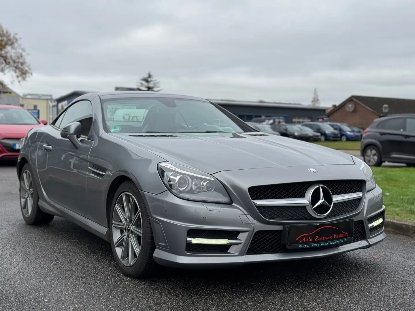Mercedes-Benz SLK 350 7G AMG-Line  Bi-Xenon Navi Chrono gepfle Silber - 2