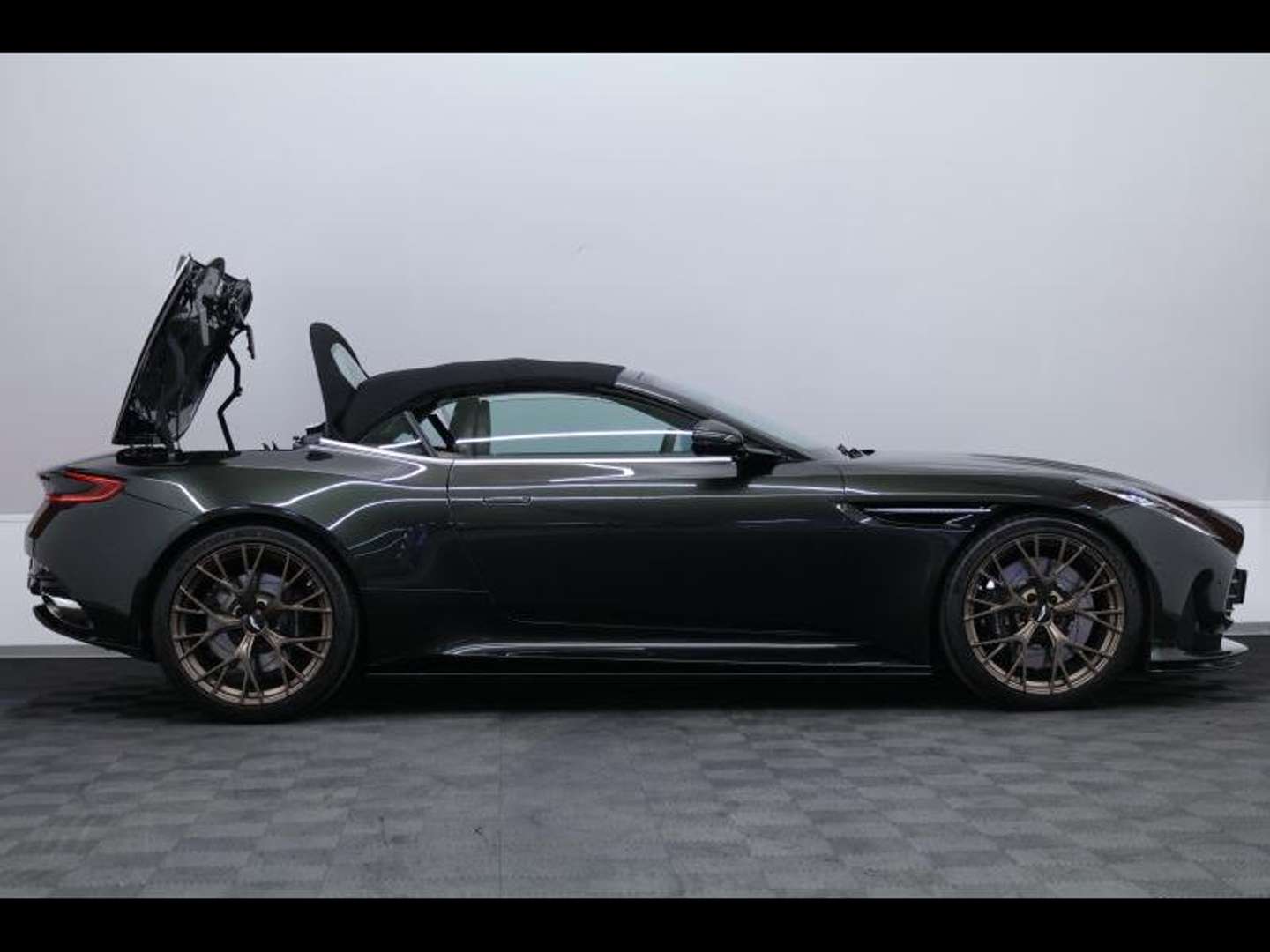 Aston Martin DB12 Volante V8 -  - Joinsteer - #3