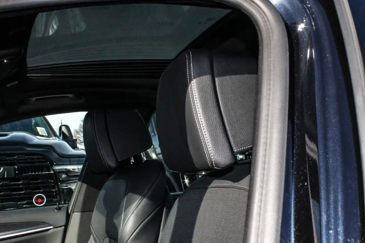 BMW 5 Series снимка BMW 5 Series