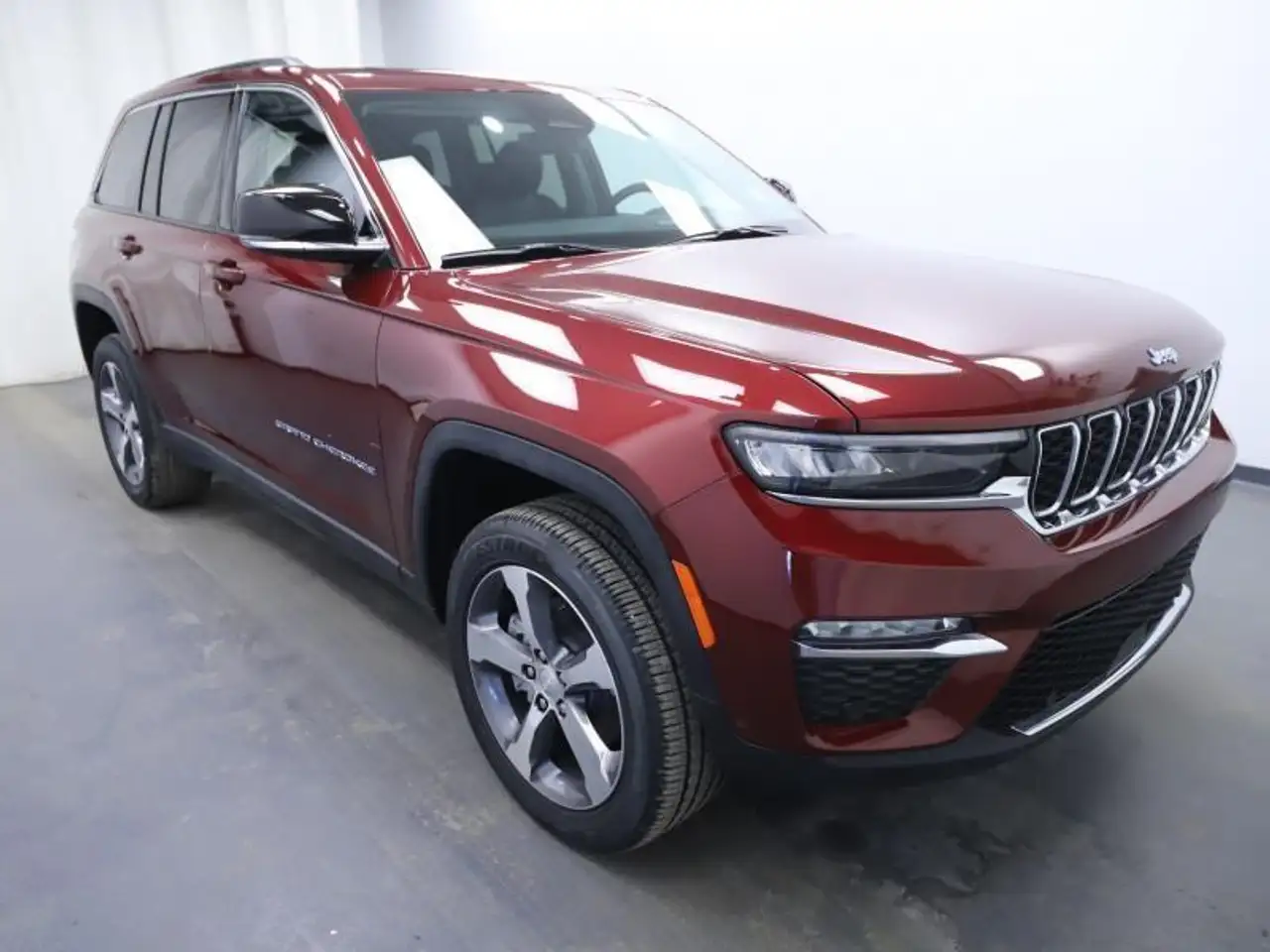 Jeep Grand Cherokee снимка Jeep Grand Cherokee