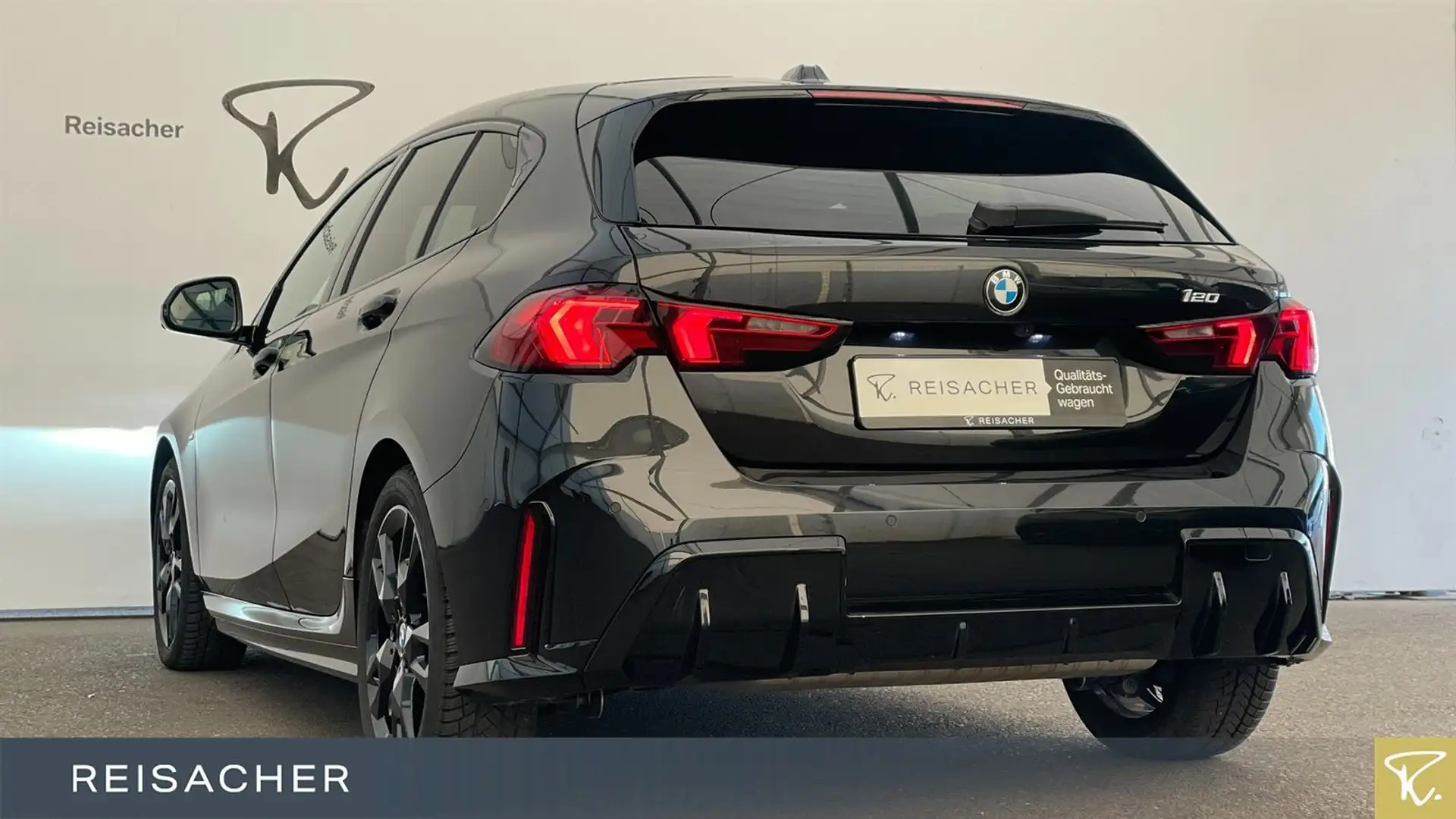 BMW 120 A M Sport Pano AdaptLED ACC 360 HuD H&K 18" Schwarz - 2