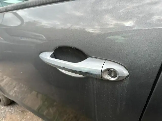 Lancia Ypsilon view 10