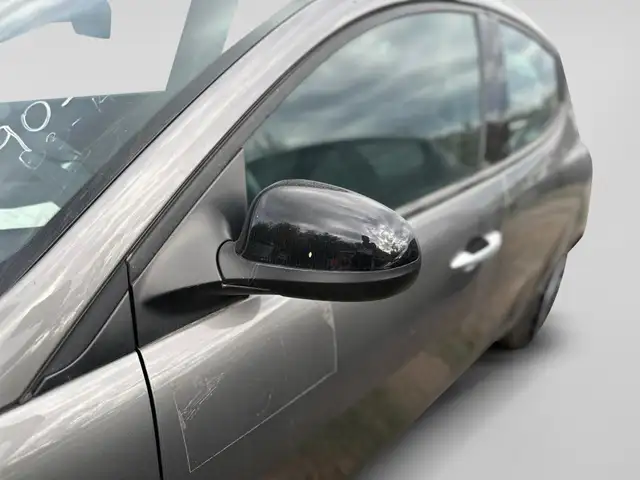 Lancia Ypsilon view 8