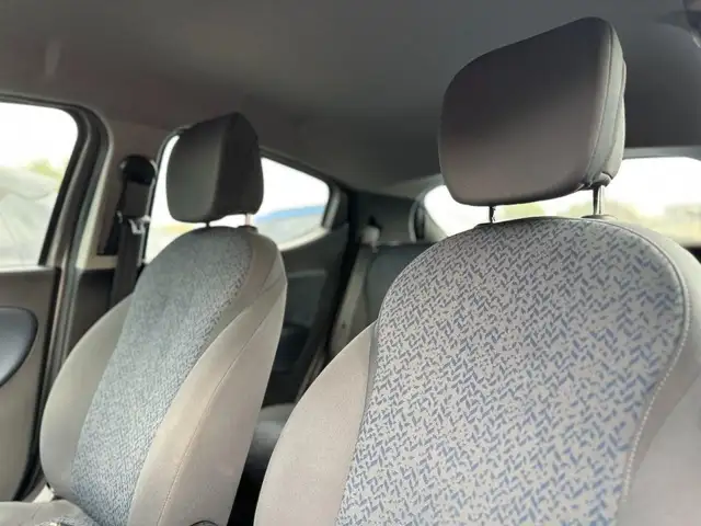 Lancia Ypsilon view 13