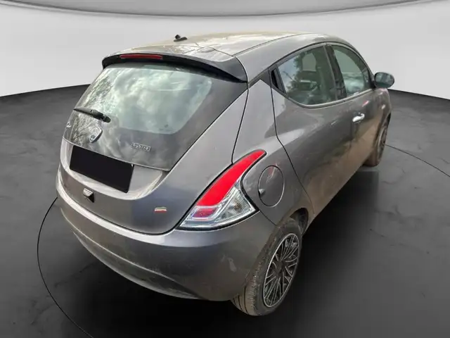 Lancia Ypsilon view 3