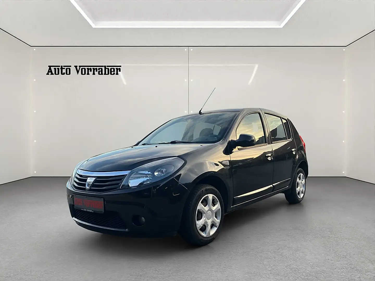 Dacia Sandero Black Line 1.2 16V 75 Schwarz - 1