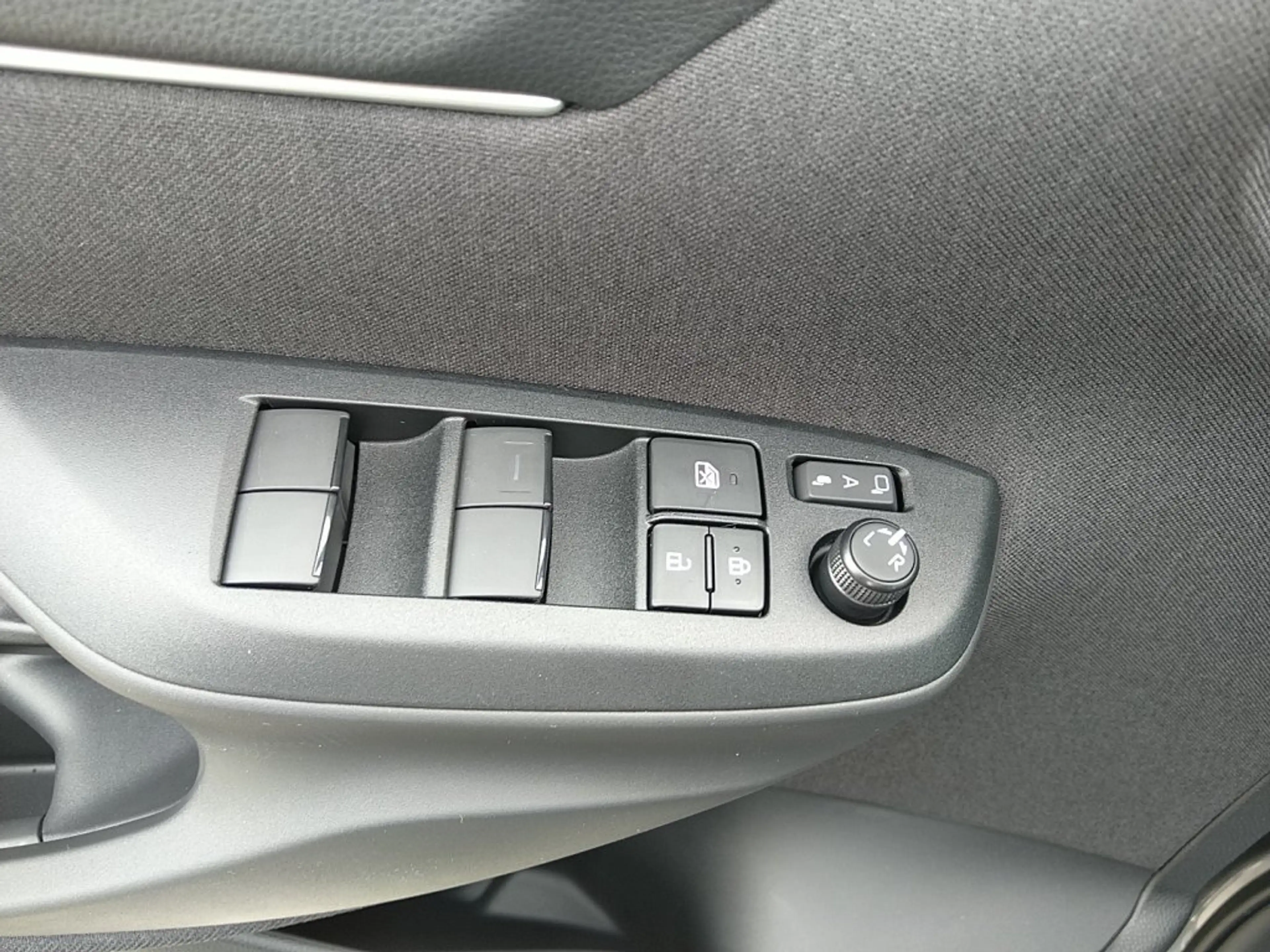 Mazda 2 HYBRID AUTOMATIK HOMURA MY25 — photo 9