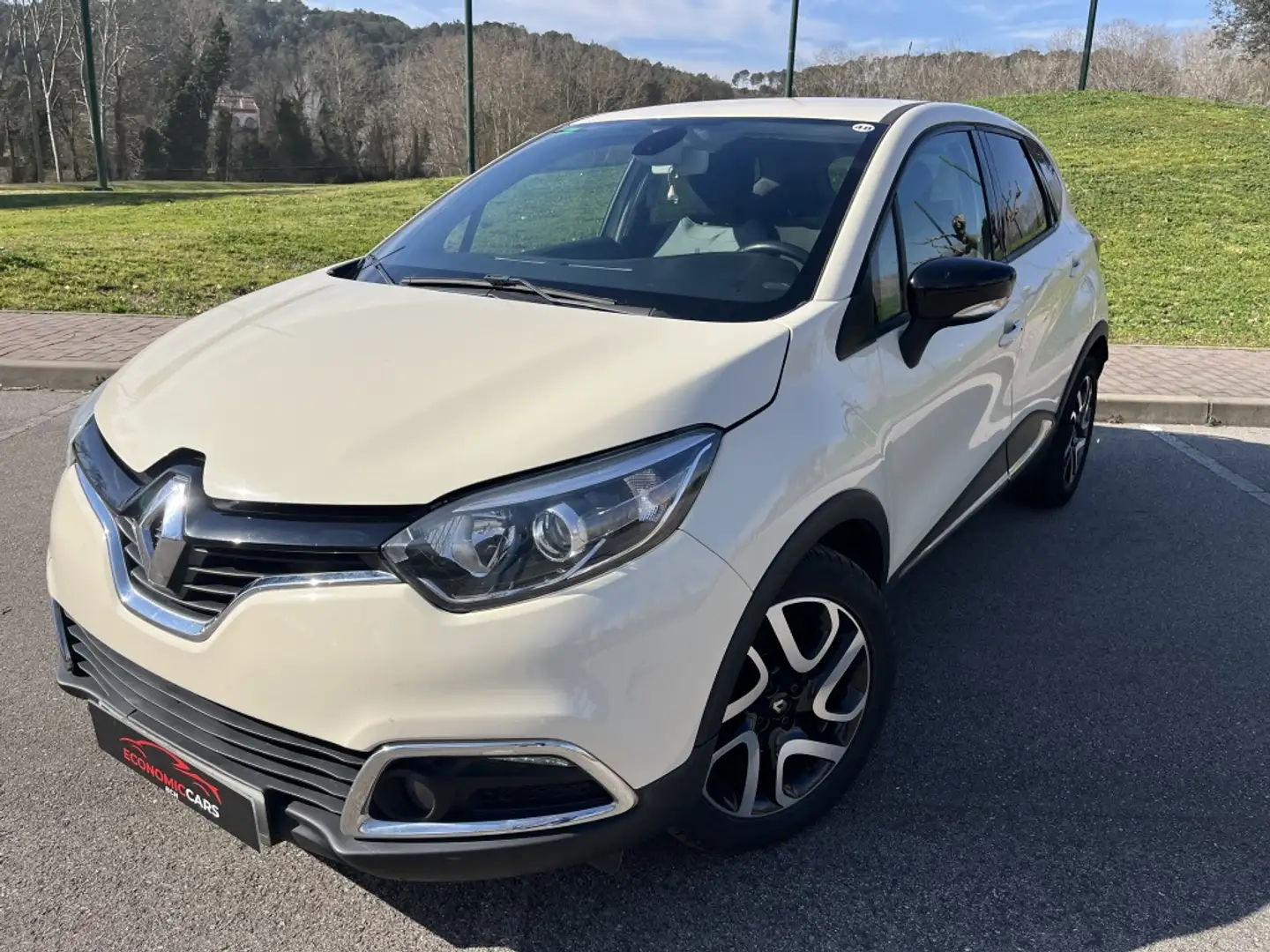 Renault Captur 1.5dCi E.eco2 S&S SL Adventure 90 Beige - 1