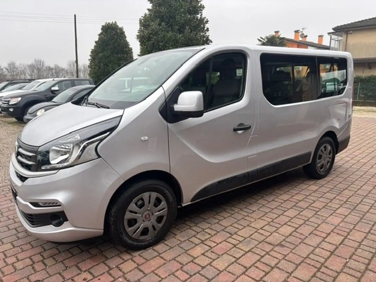 Fiat Talento 1.6 td 9 posti Argento - 2
