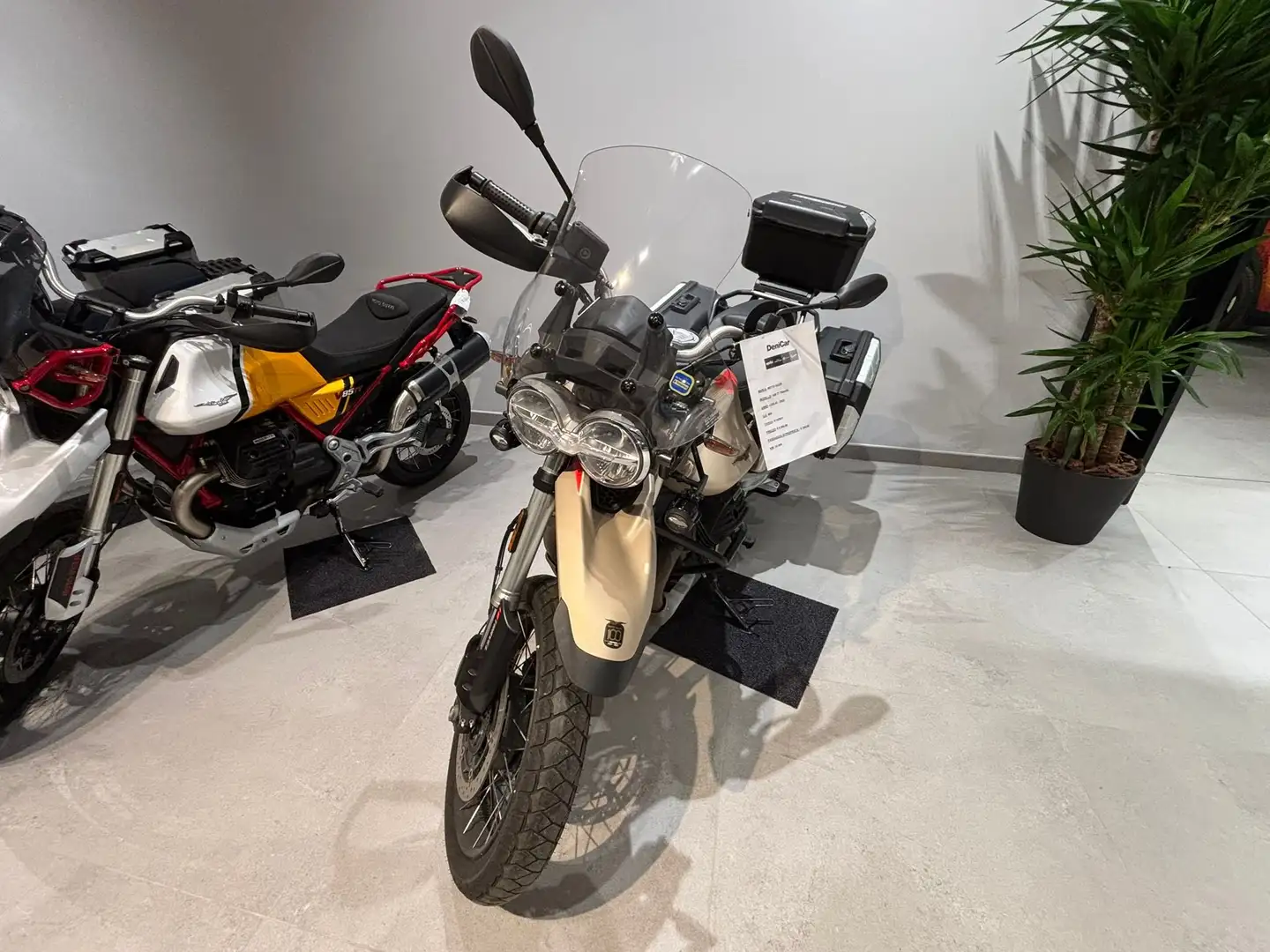 Moto Guzzi V 85 V85 TT TRAVEL Beige - 1