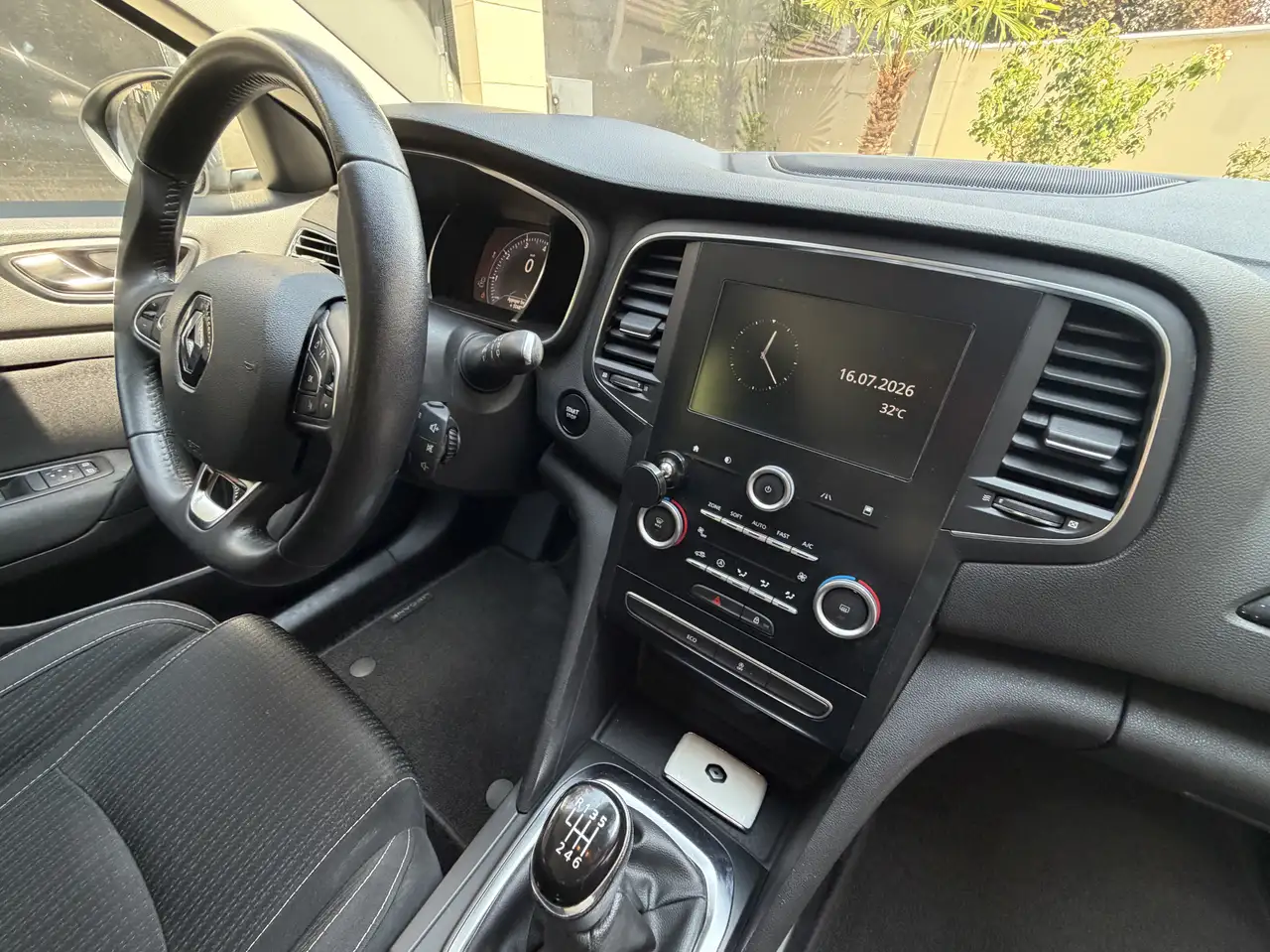 Renault Megane Berline — photo 4