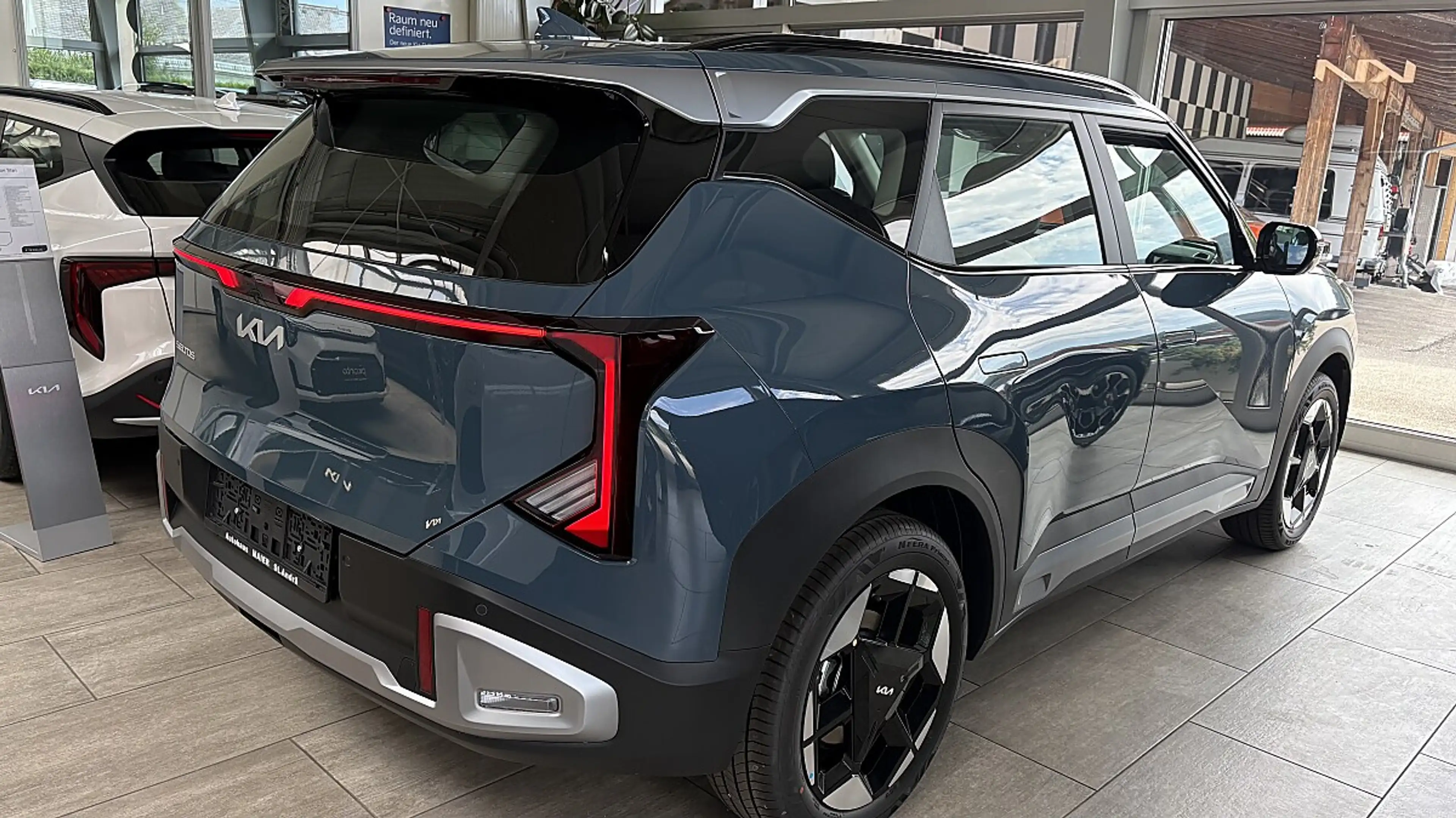 Kia Seltos Silber 1.6TGDi MT6 2WD 180 P2 — photo 3
